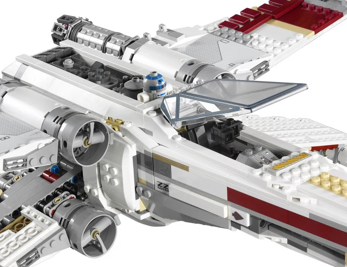 Red Five X-Wing Starfighter - Image 15