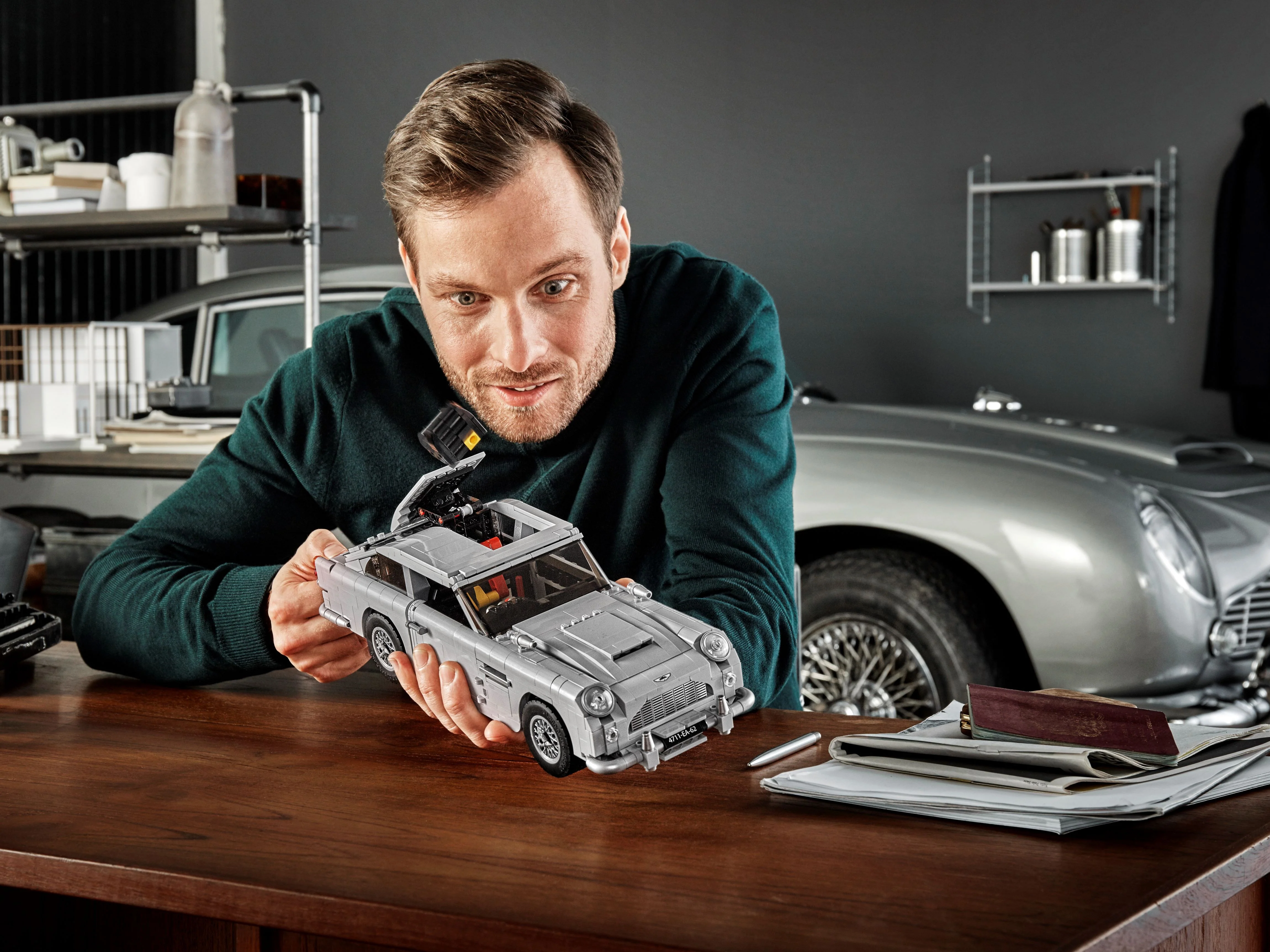 James Bond Aston Martin DB5 - Image 11