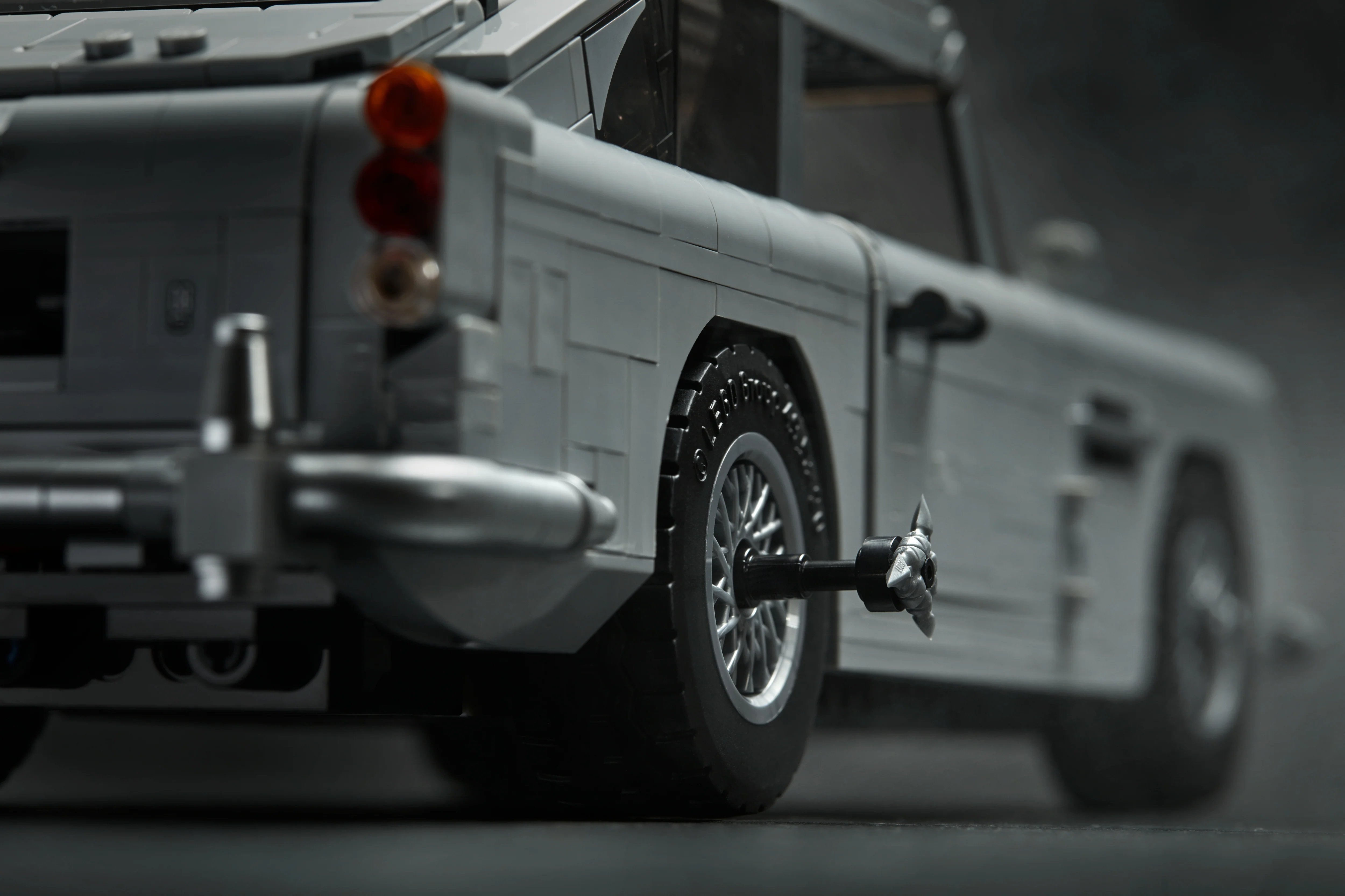 James Bond Aston Martin DB5 - Image 13