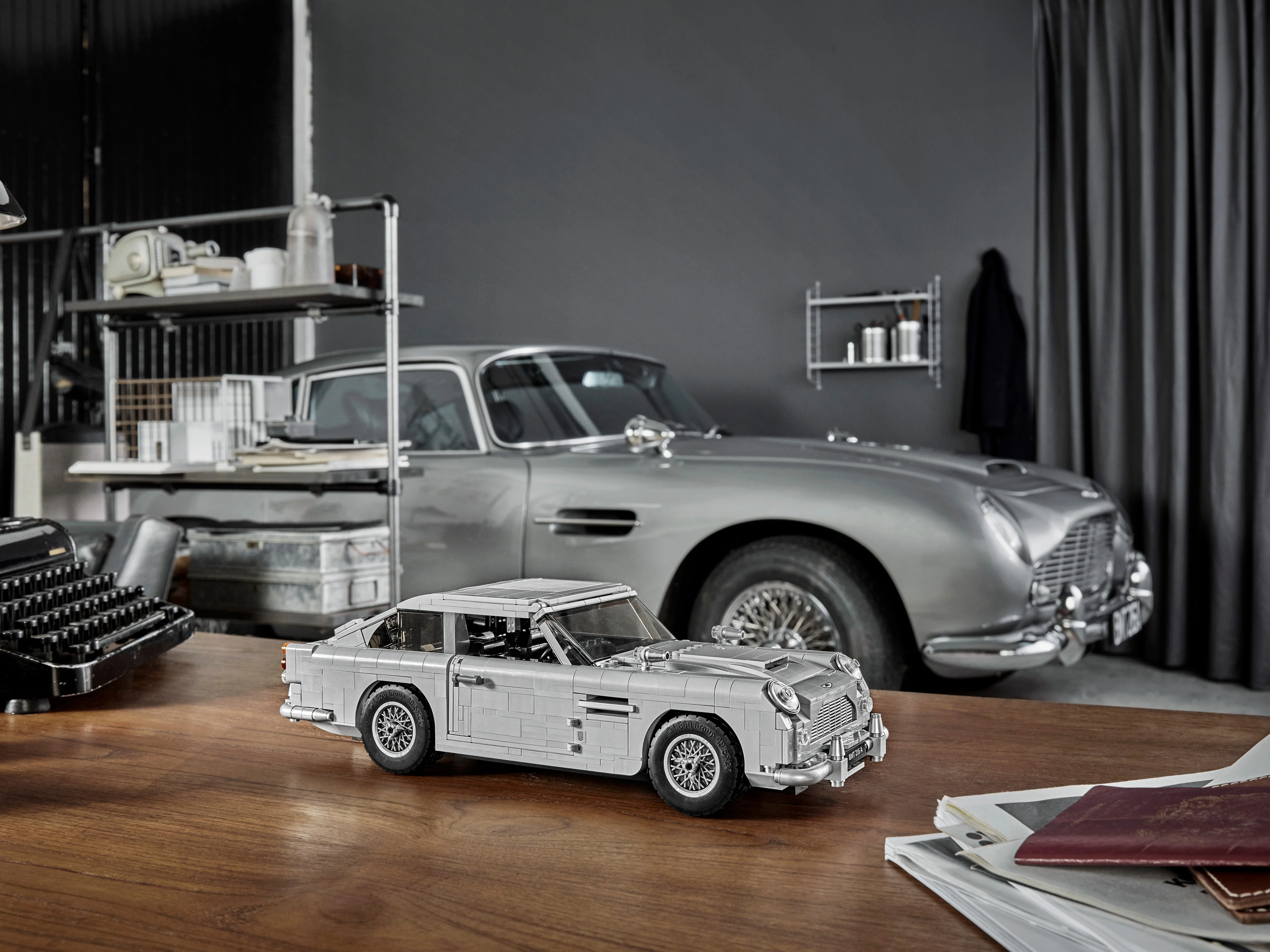 James Bond Aston Martin DB5 - Image 17