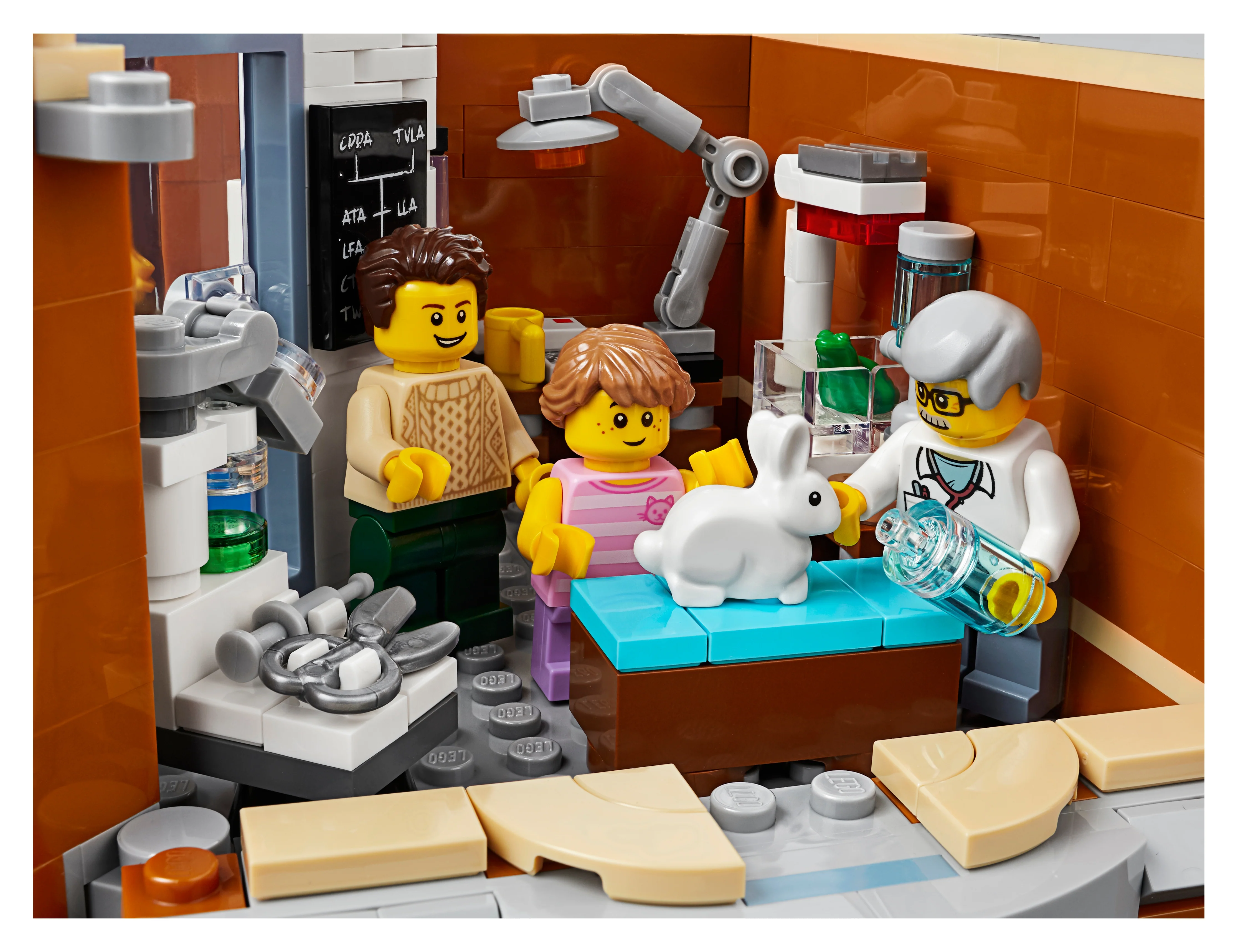Corner Garage - Image 10