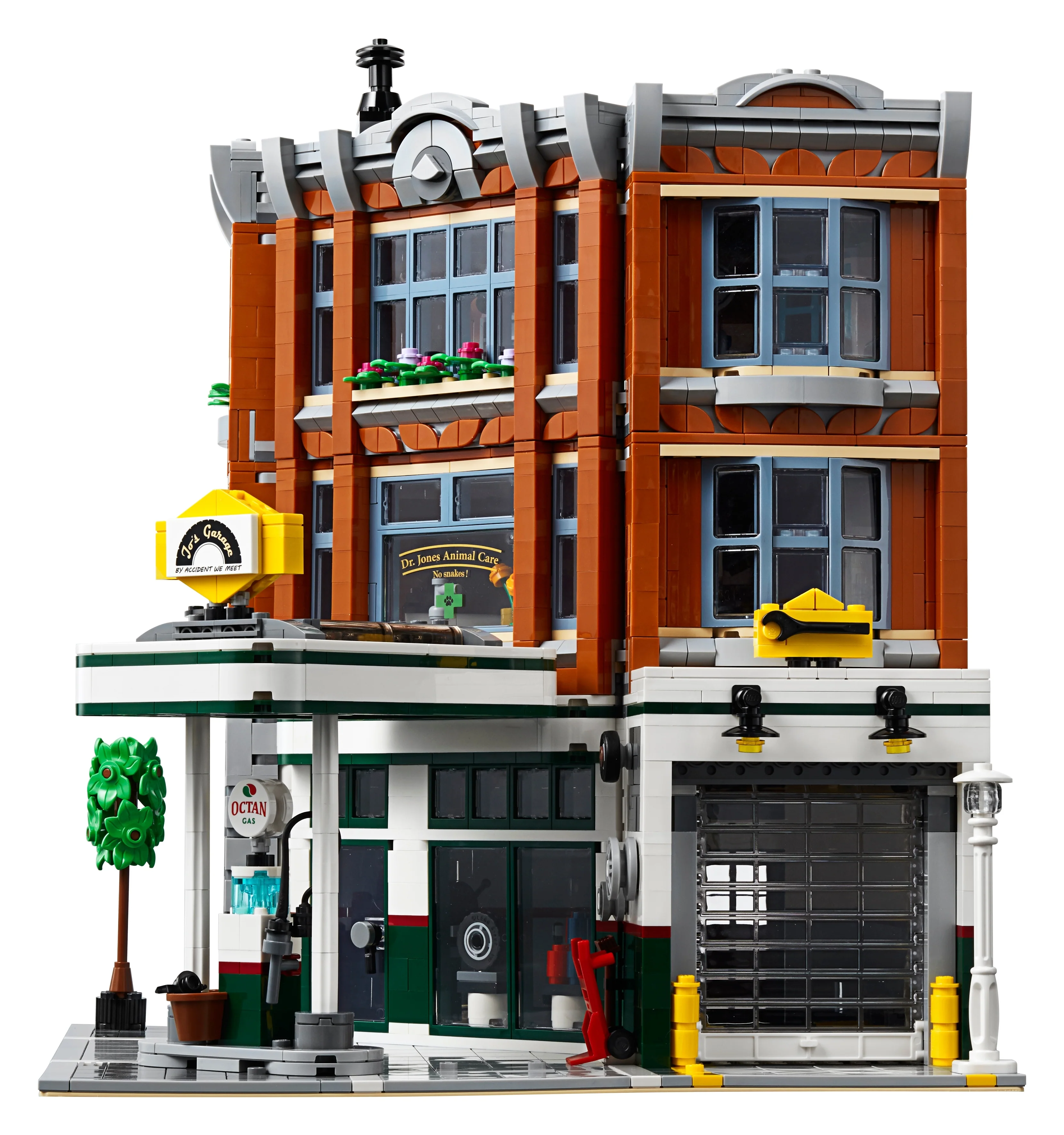 Corner Garage - Image 11