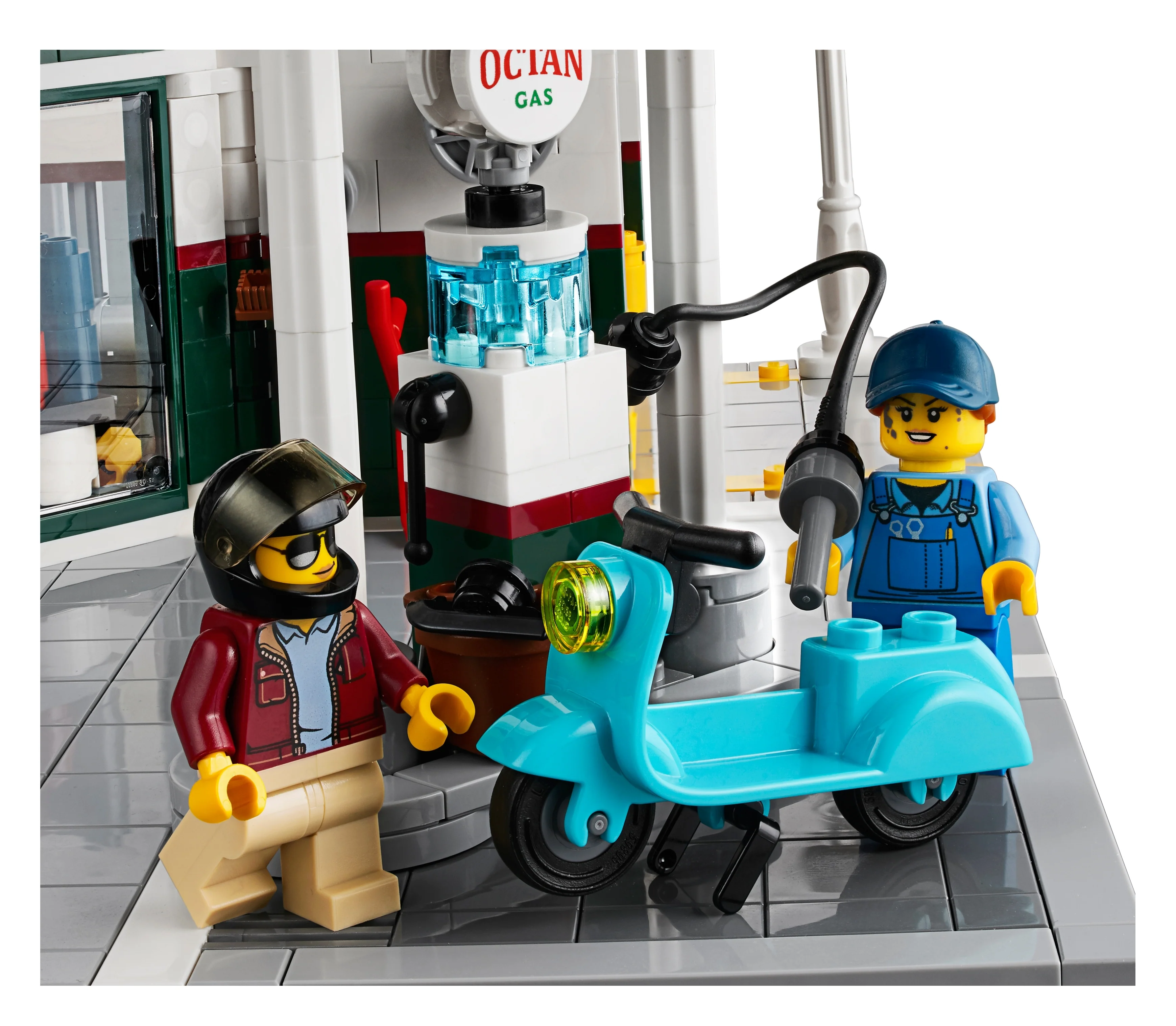 Corner Garage - Image 8