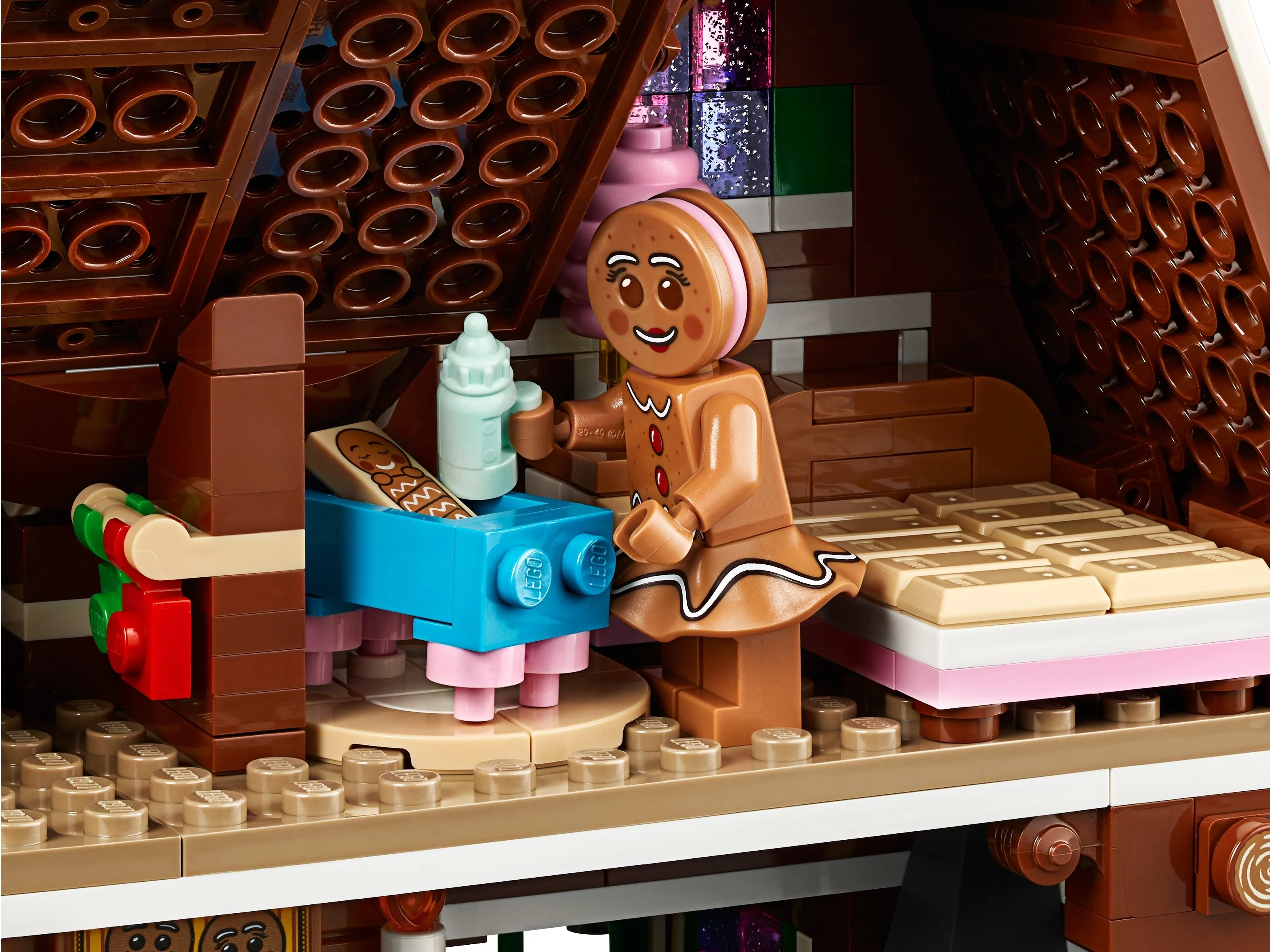 Gingerbread House - Image 10