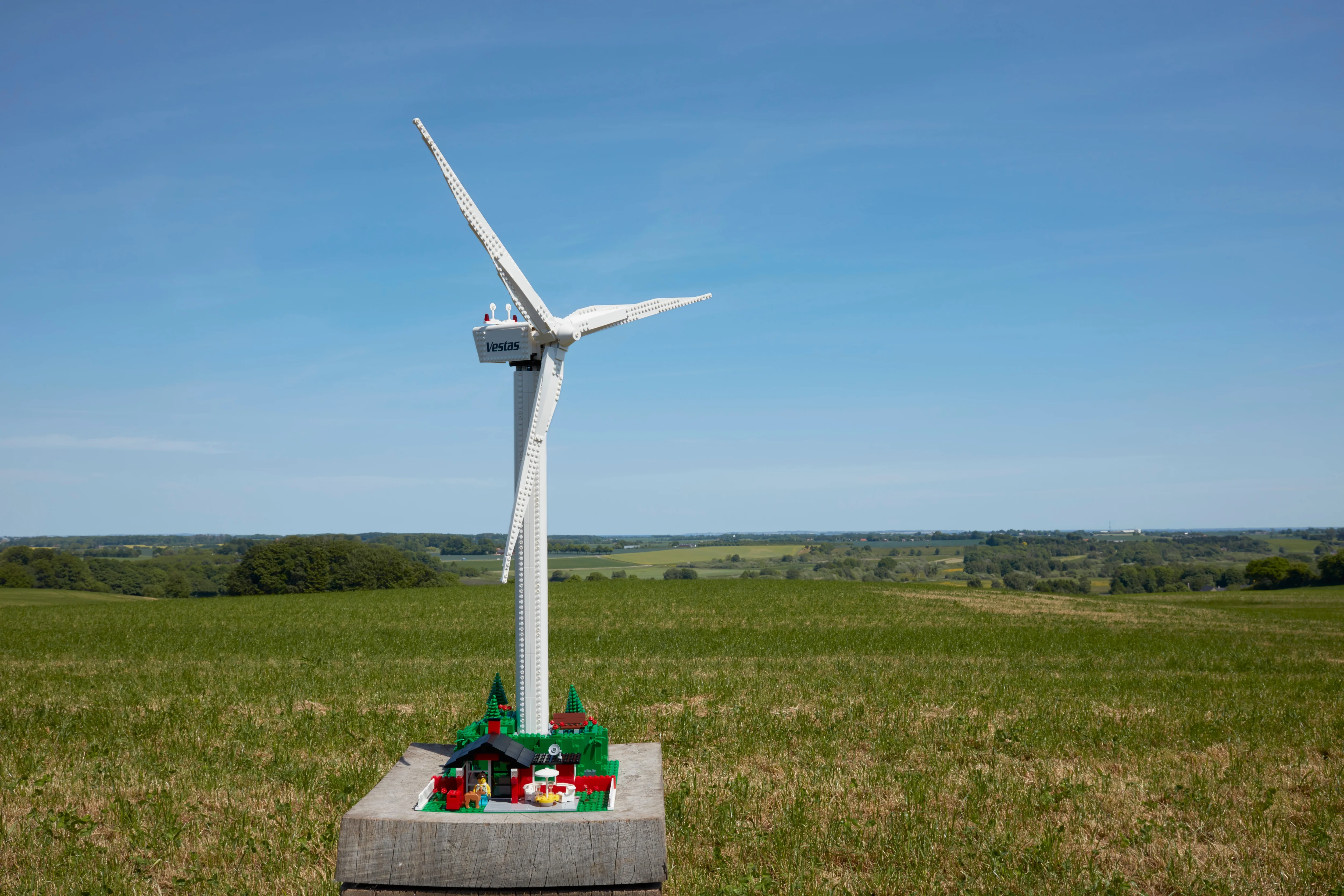Vestas Wind Turbine - Image 21