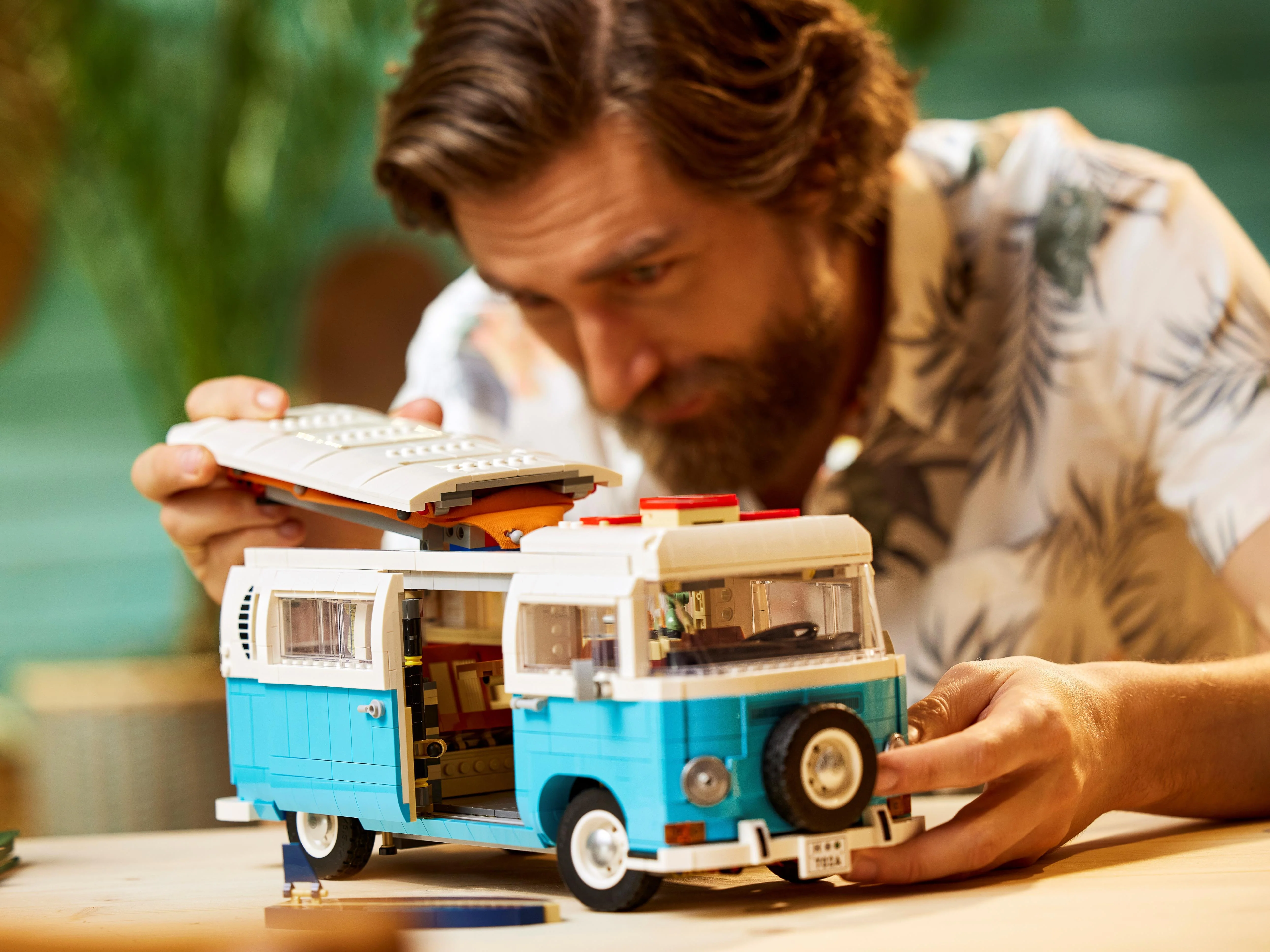 Volkswagen T2 Camper Van - Image 16