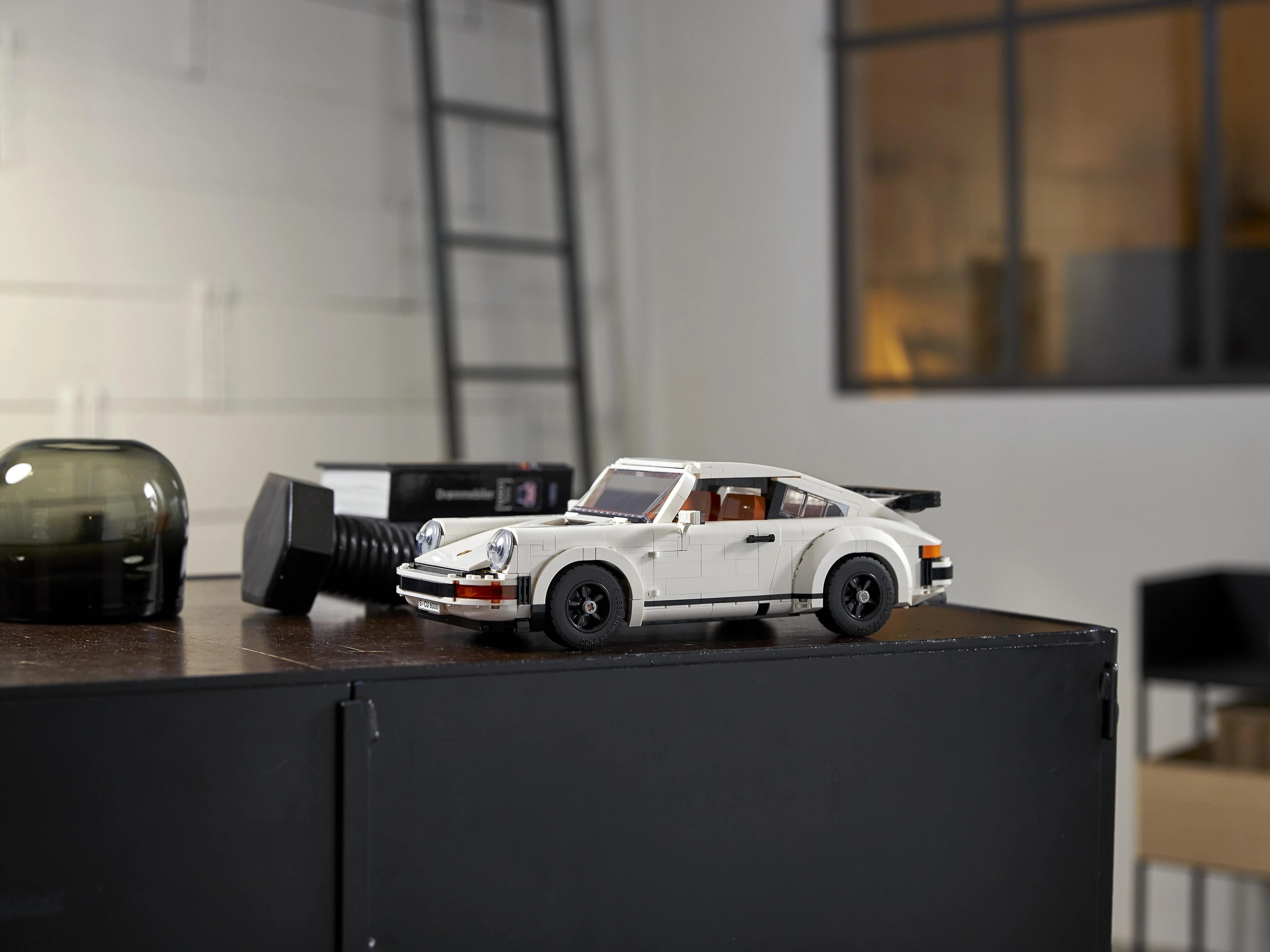 Porsche 911 - Image 25