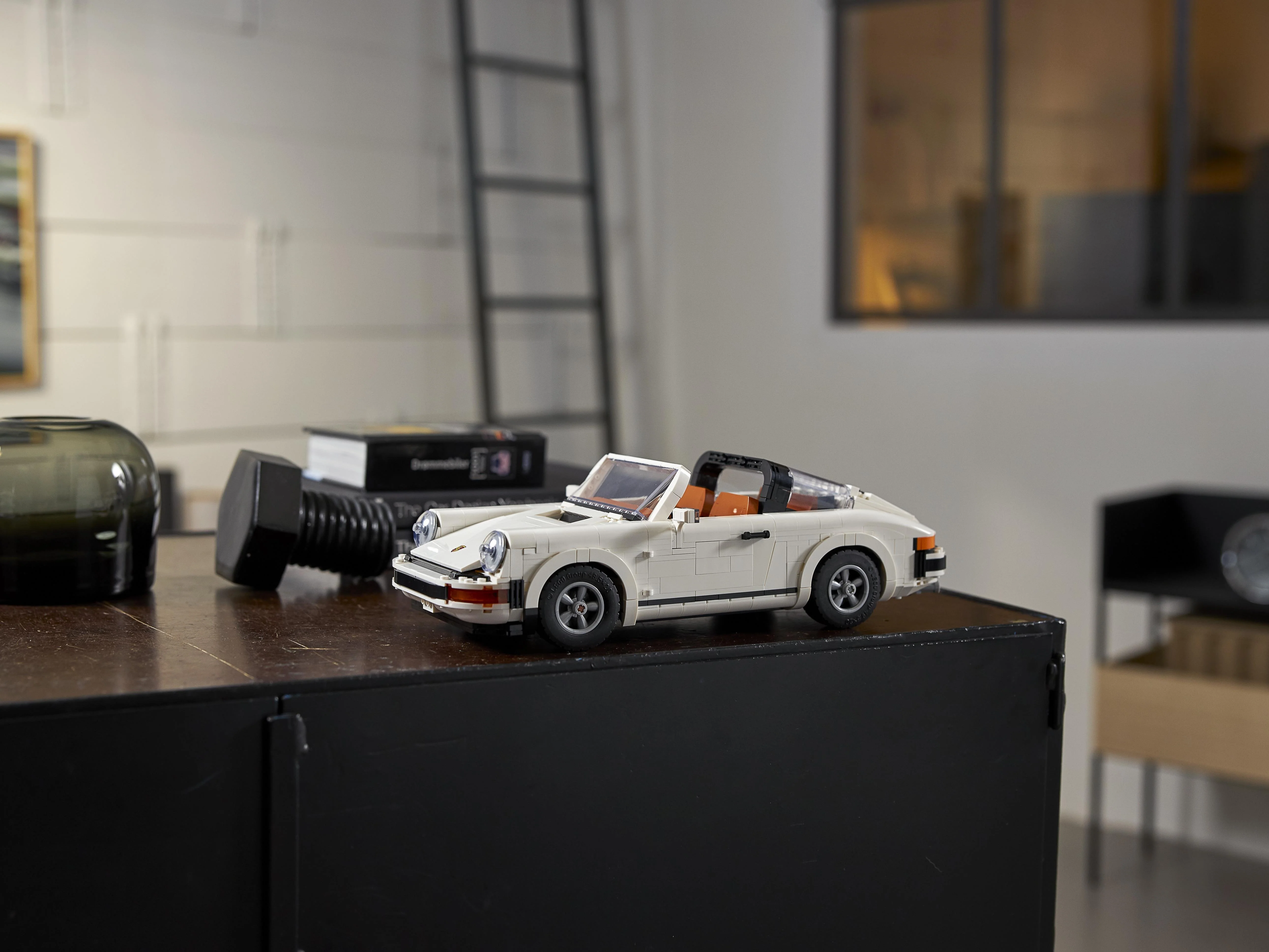 Porsche 911 - Image 28