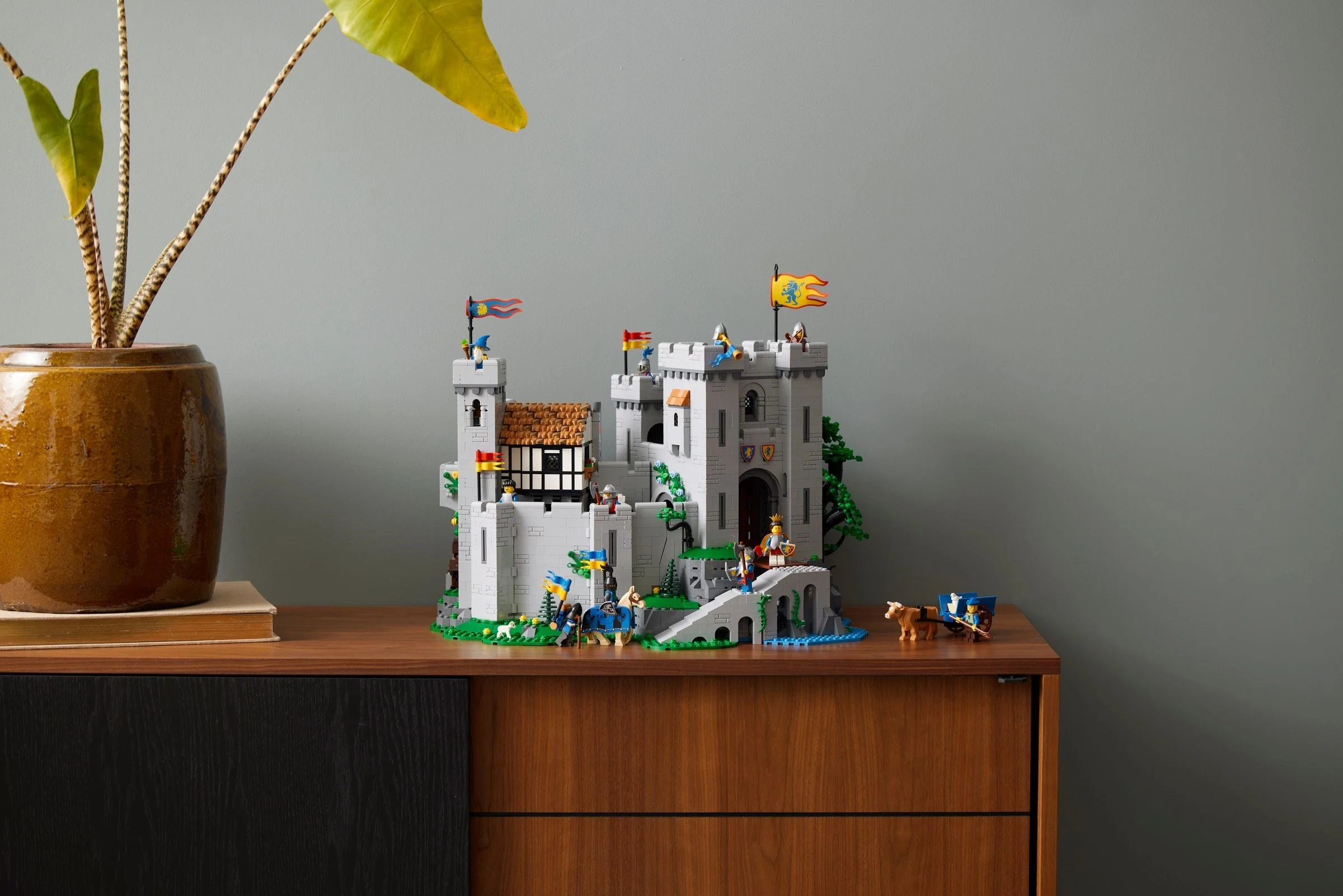 Lion Knights' Castle - Image 8