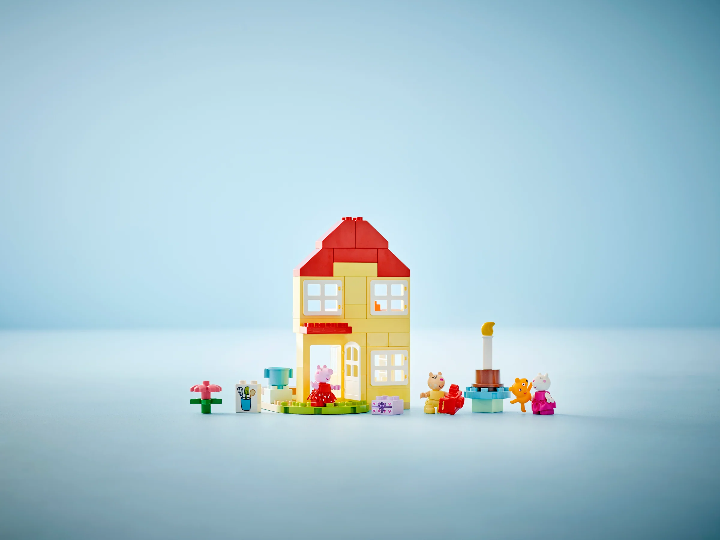 Peppa Pig Birthday House - Image 8