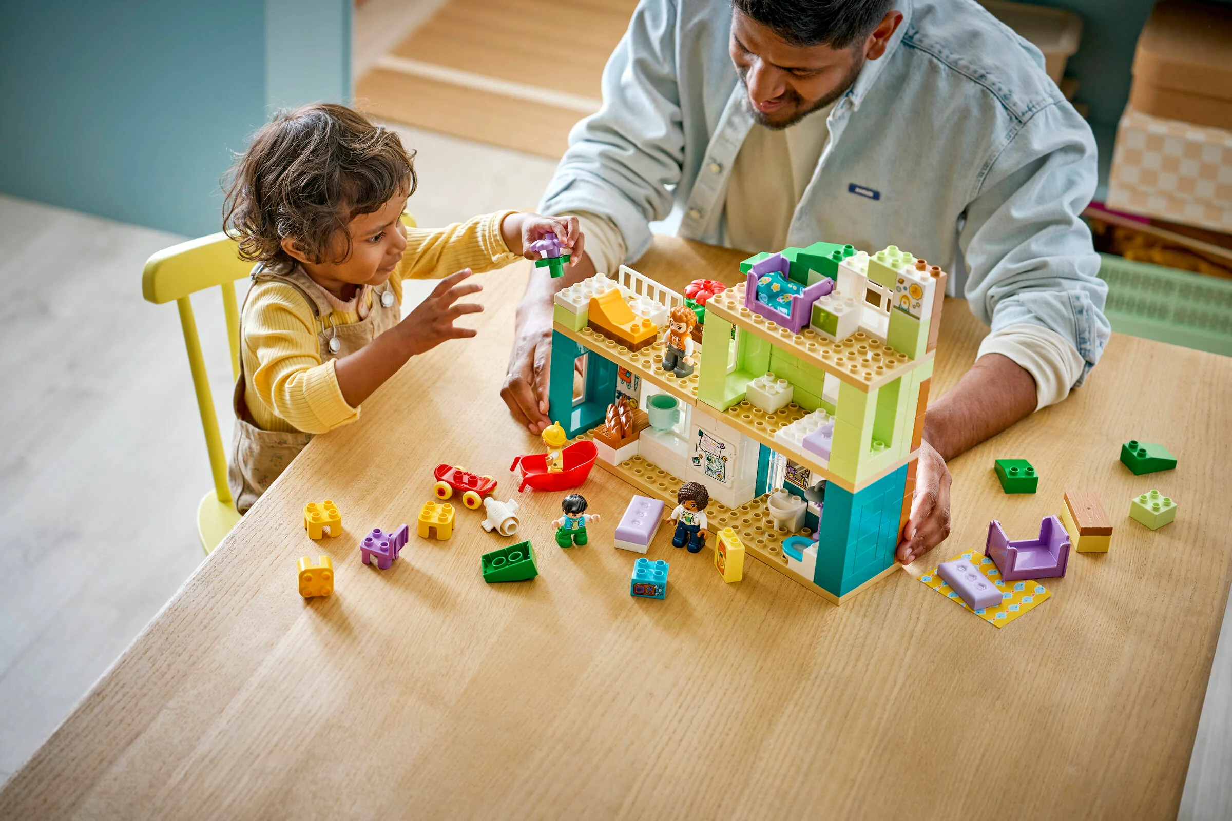 3 in 1 Modern Family House with Figures - Image 11