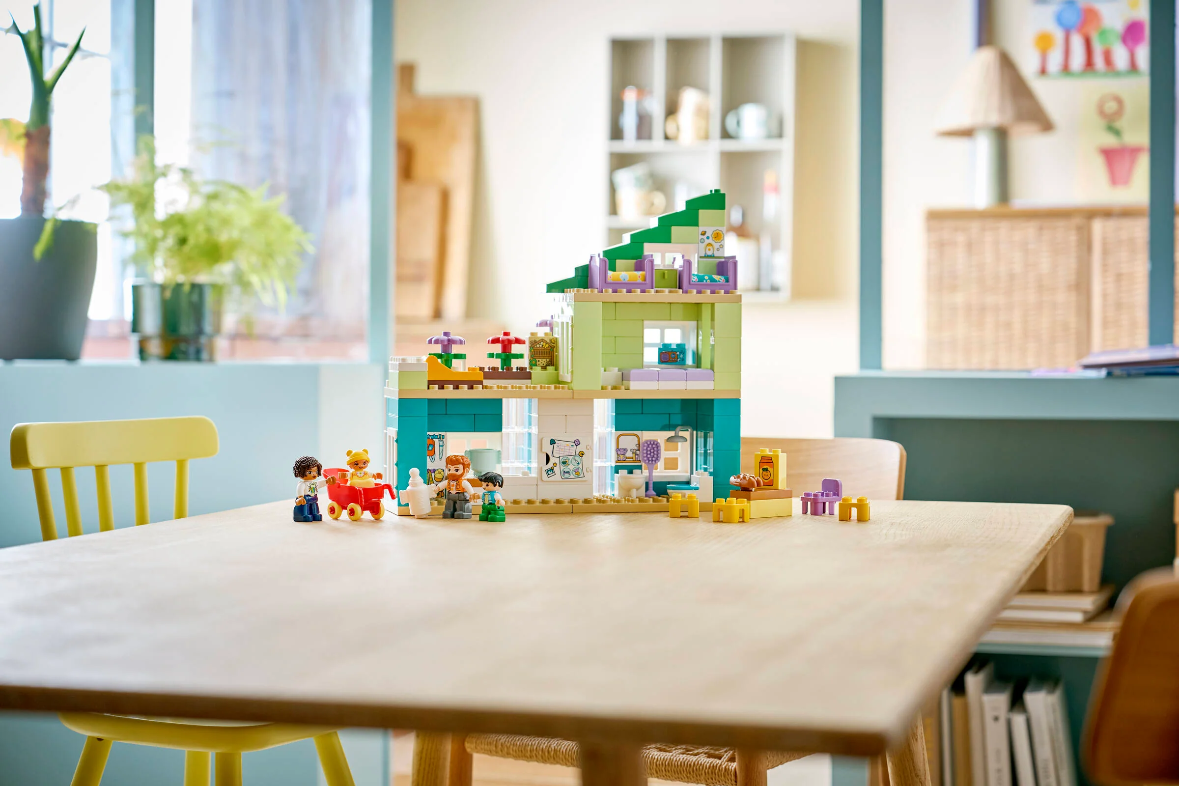3 in 1 Modern Family House with Figures - Image 12