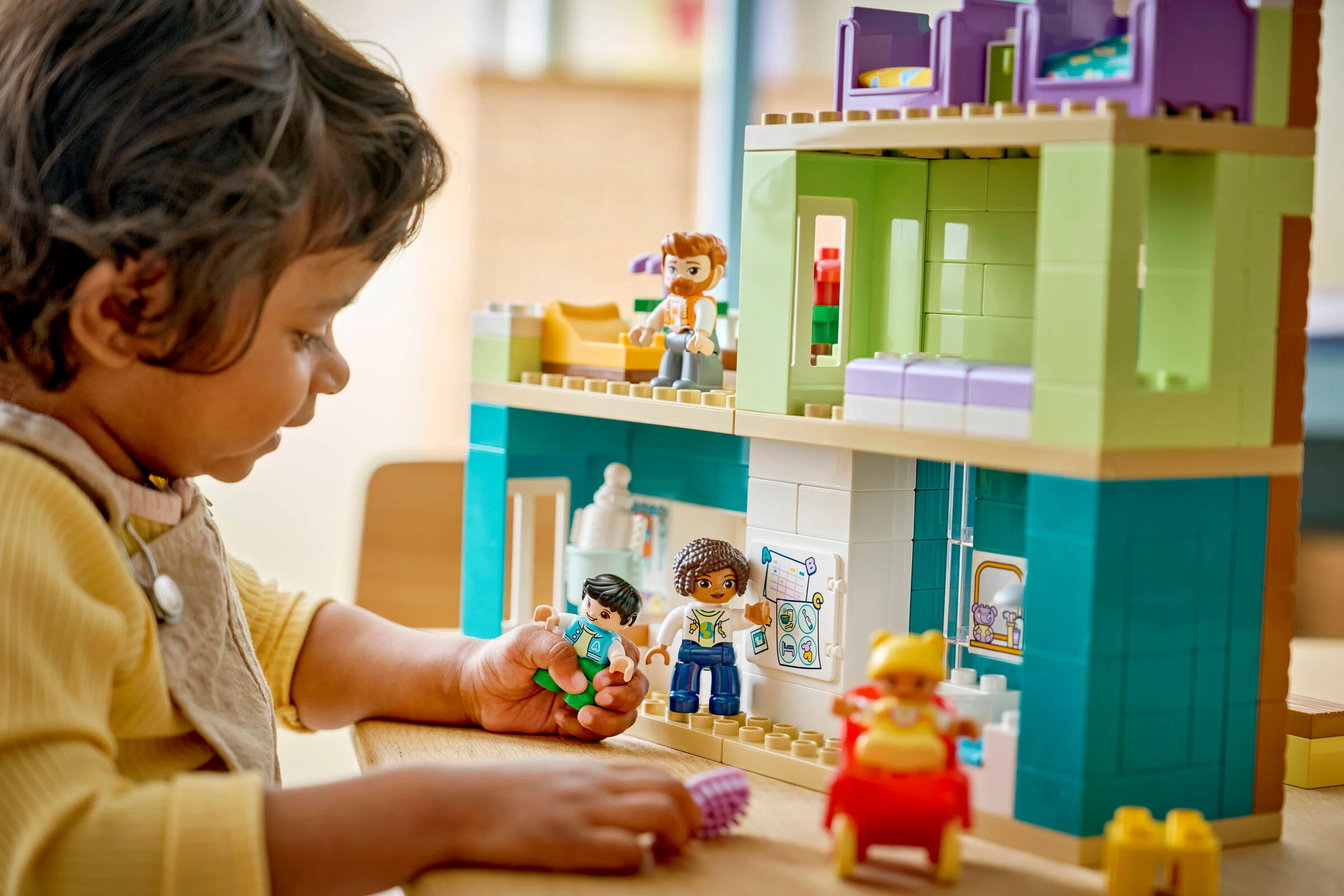 3 in 1 Modern Family House with Figures - Image 9