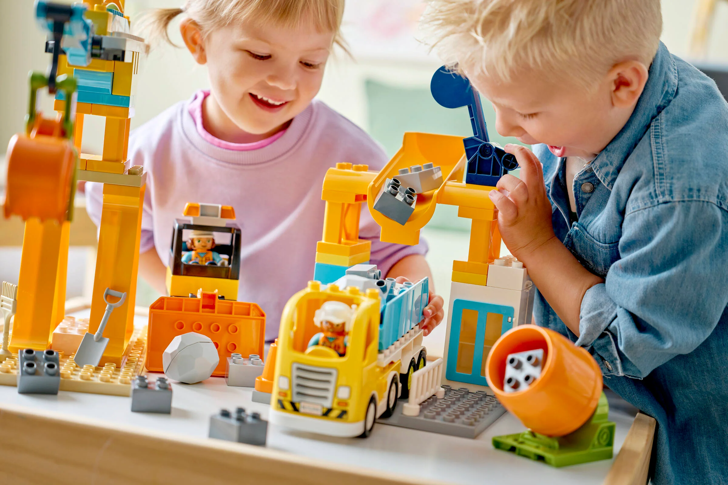 3 in 1 Construction Site and Vehicles - Image 9