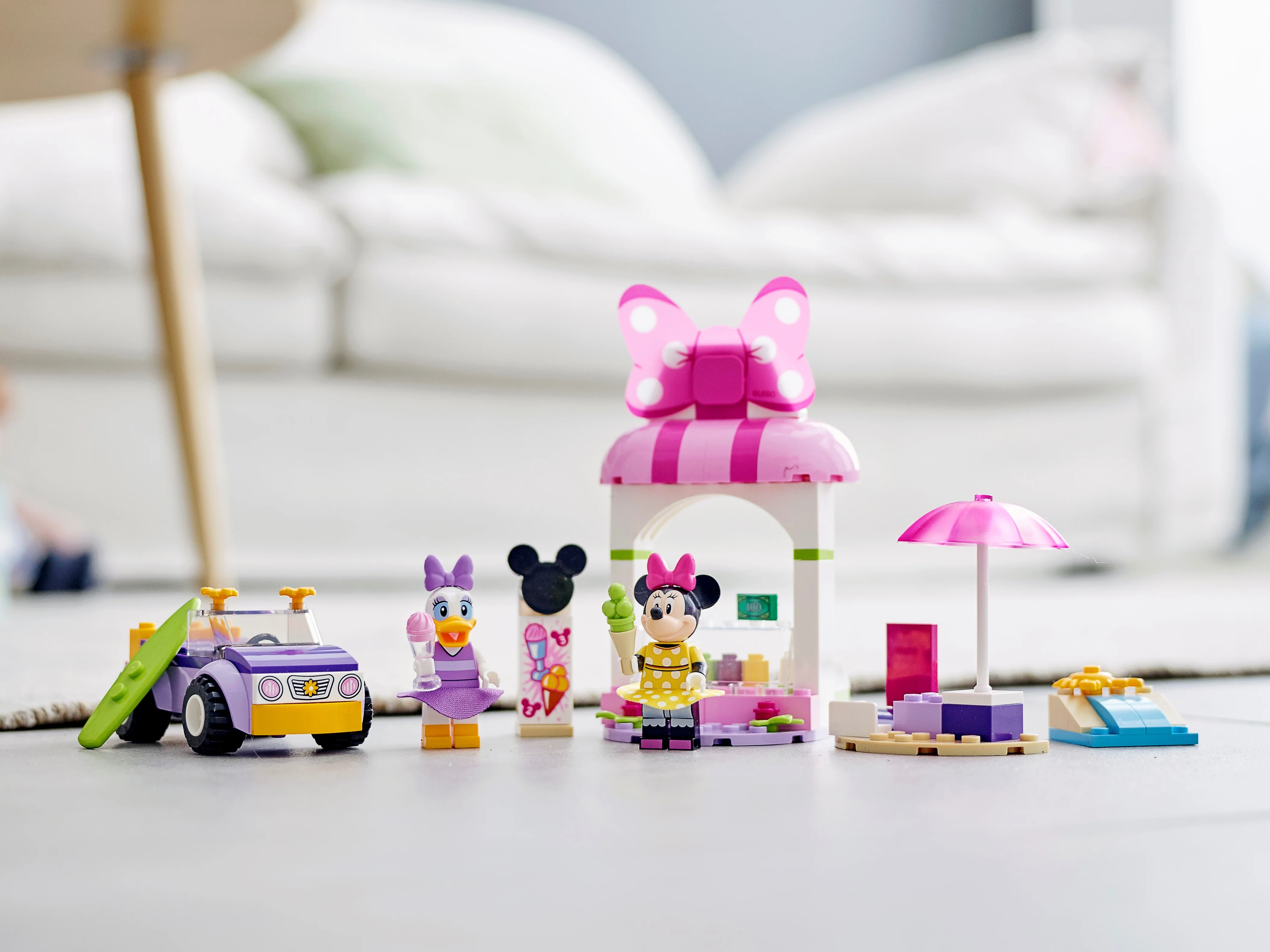 Minnie Mouse's Ice Cream Shop - Image 11