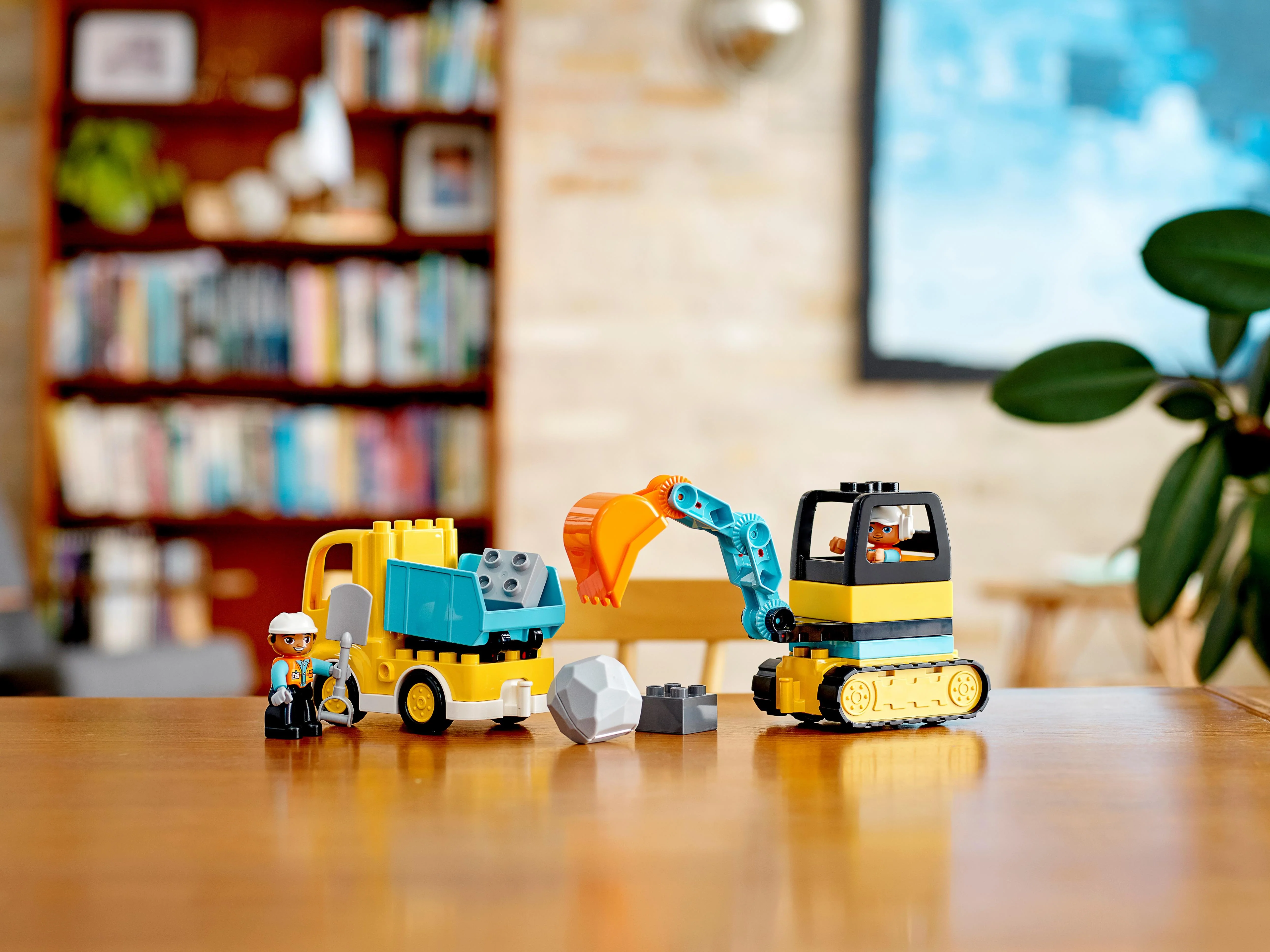 Truck & Tracked Excavator - Image 9