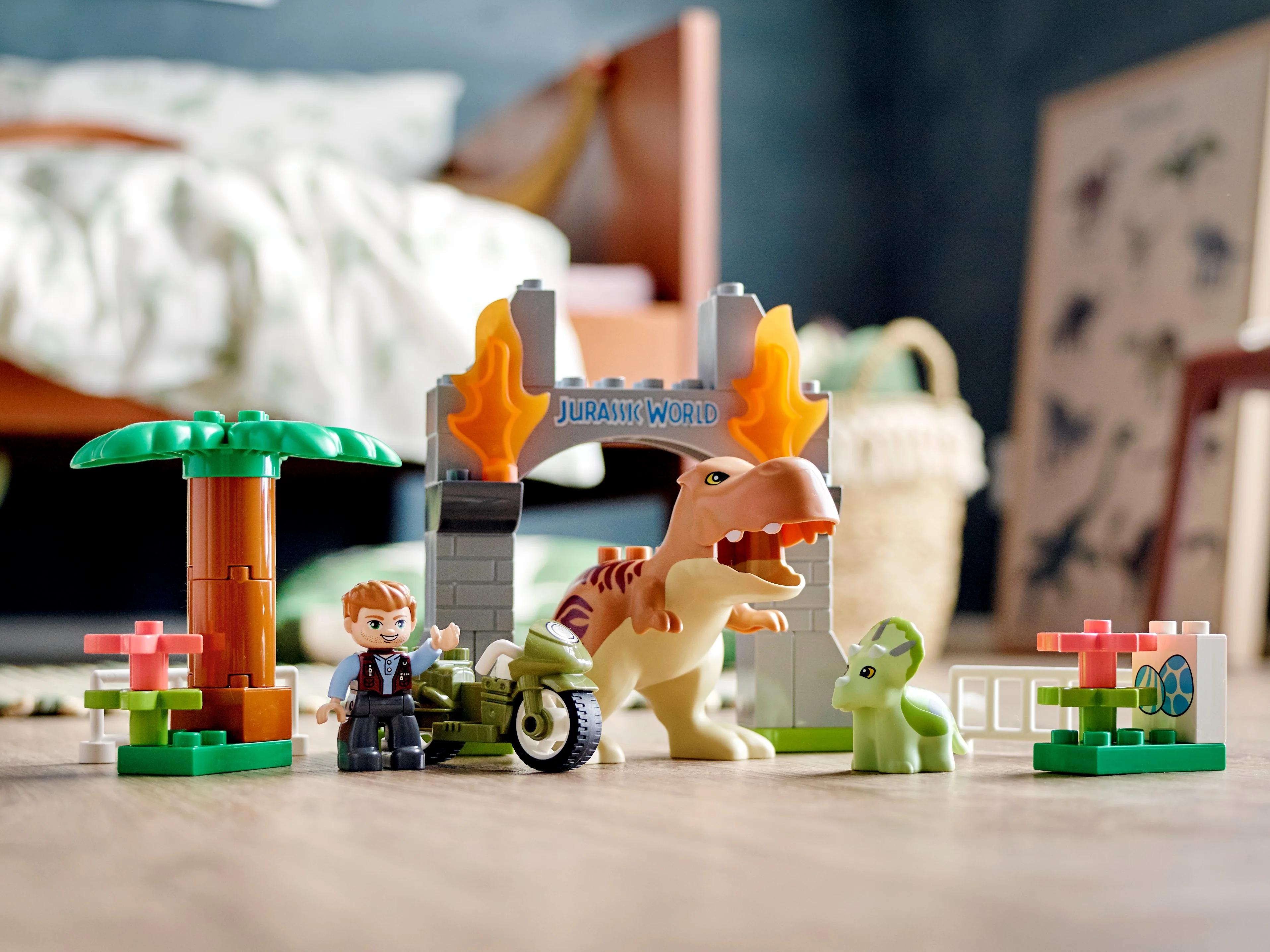 T. rex and Triceratops Dinosaur Breakout - Image 5