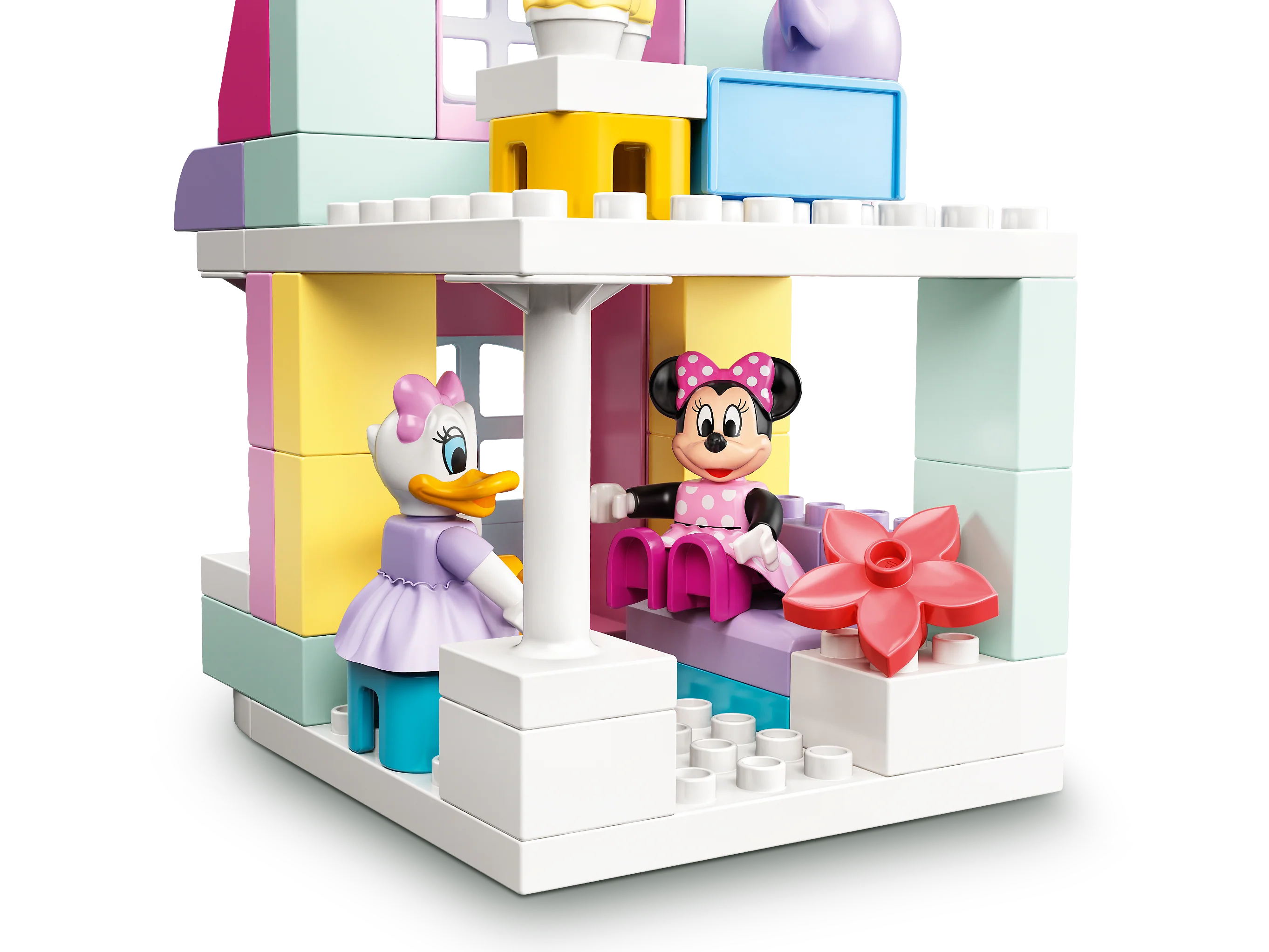 Minnie's House and Cafe - Image 9