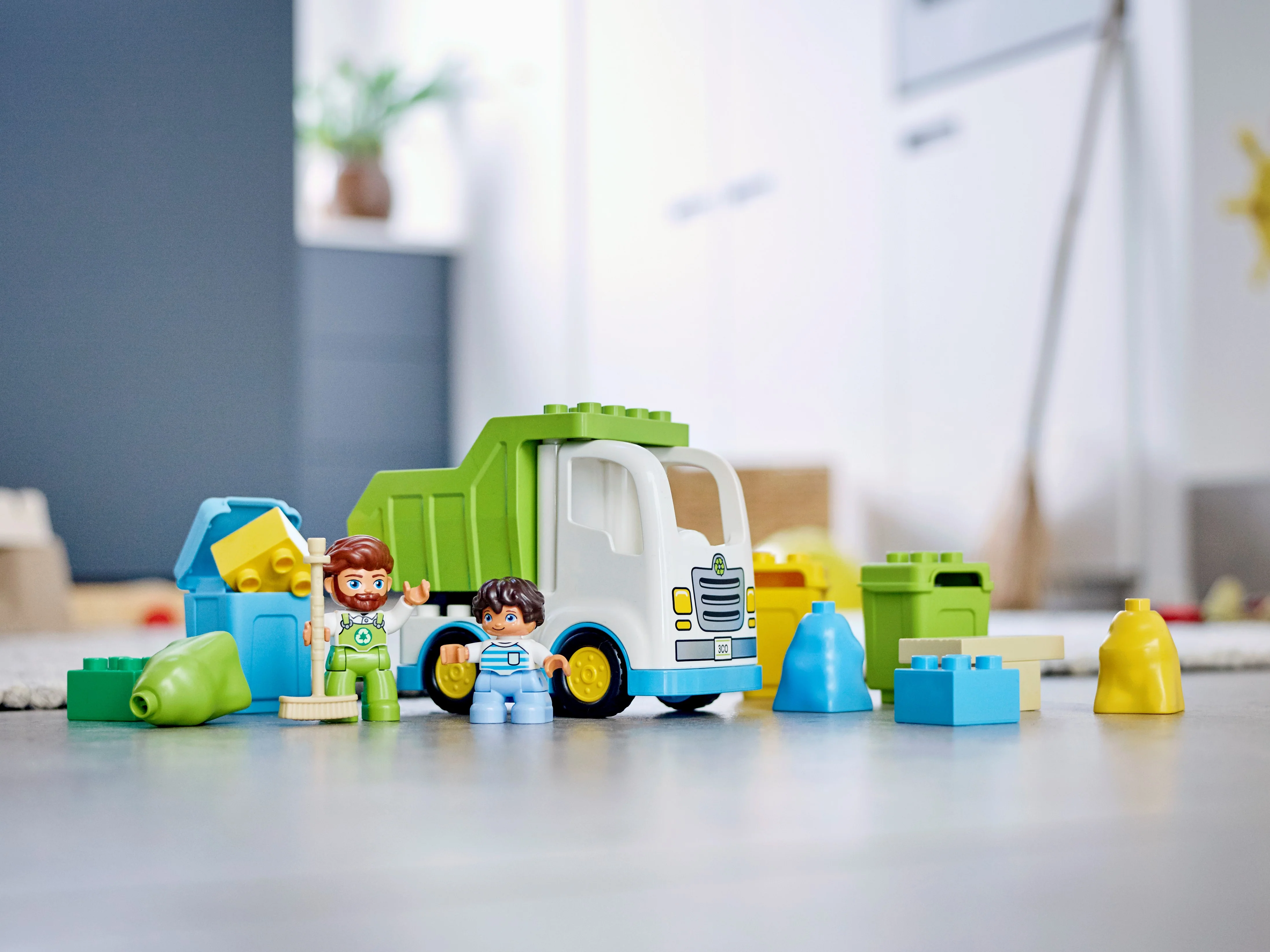 Garbage Truck and Recycling - Image 14