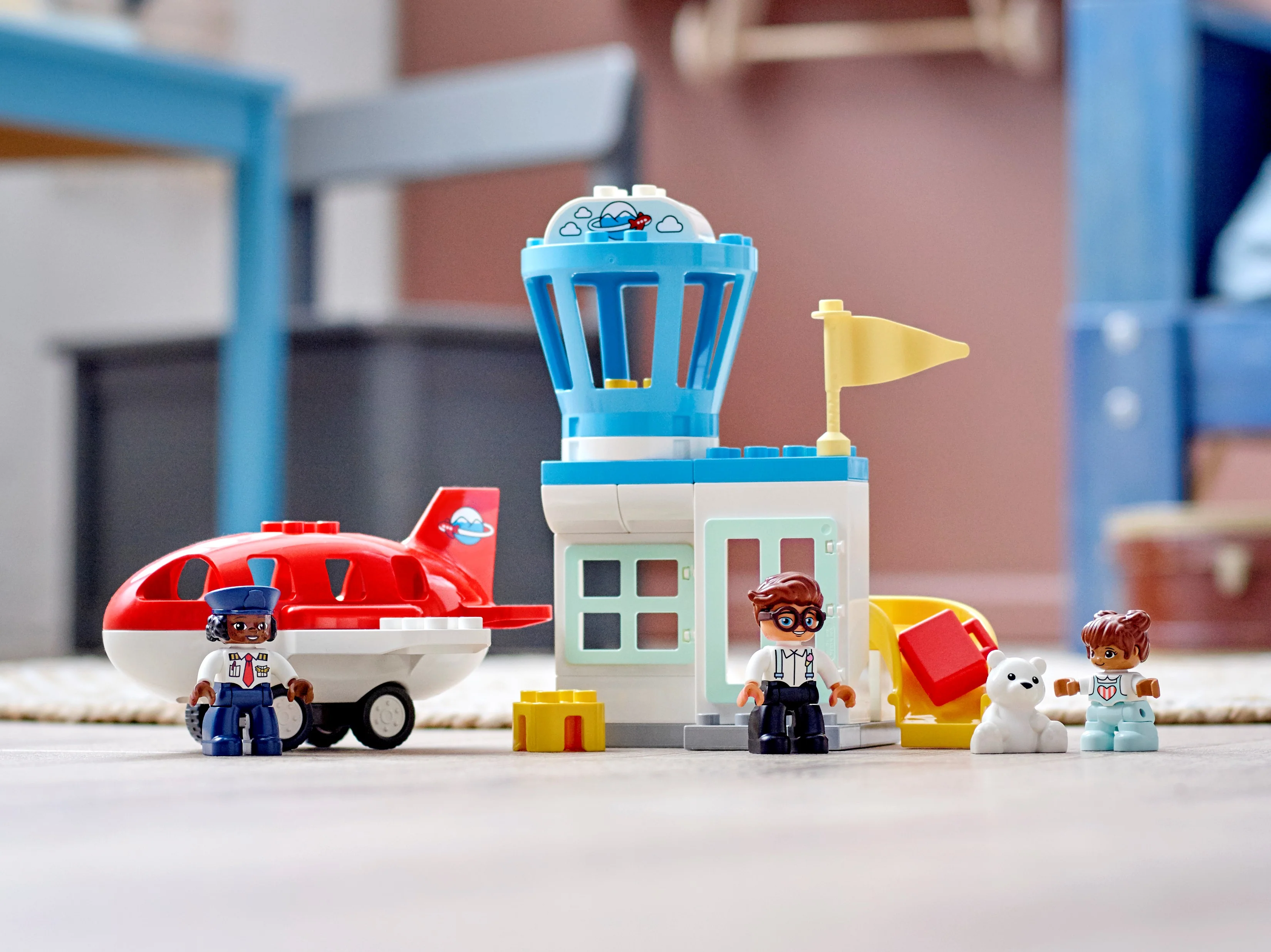 Airplane & Airport - Image 13