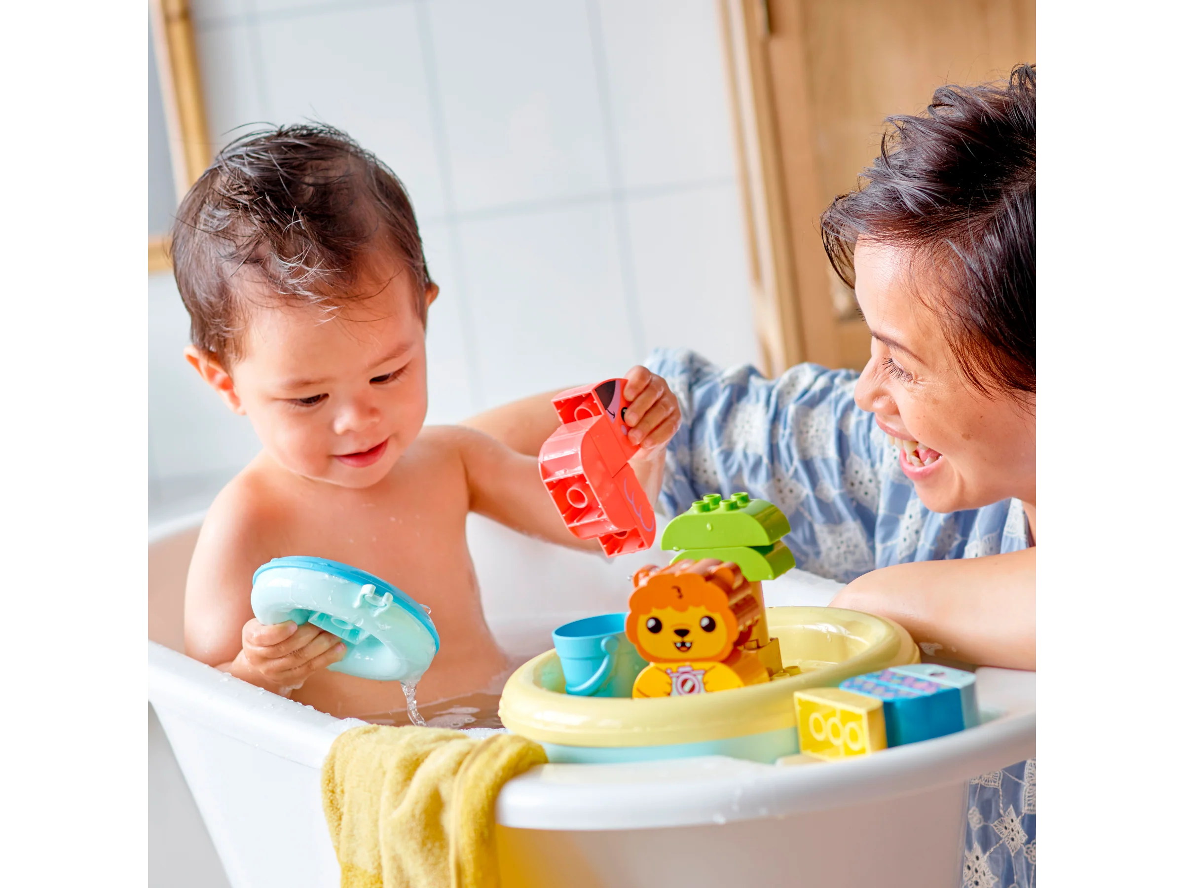 Bath Time Fun: Floating Animal Island - Image 7