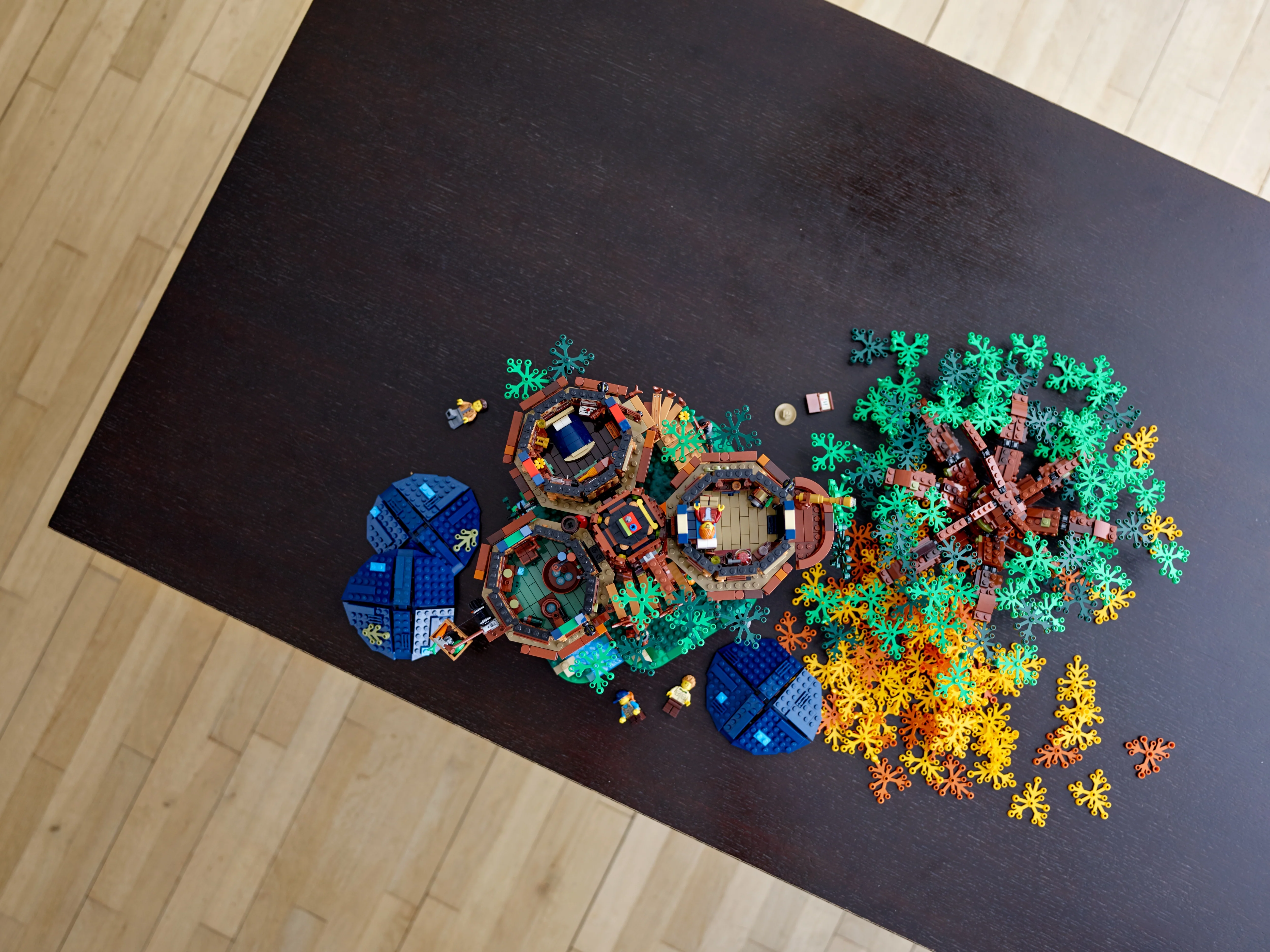 Tree House - Image 14