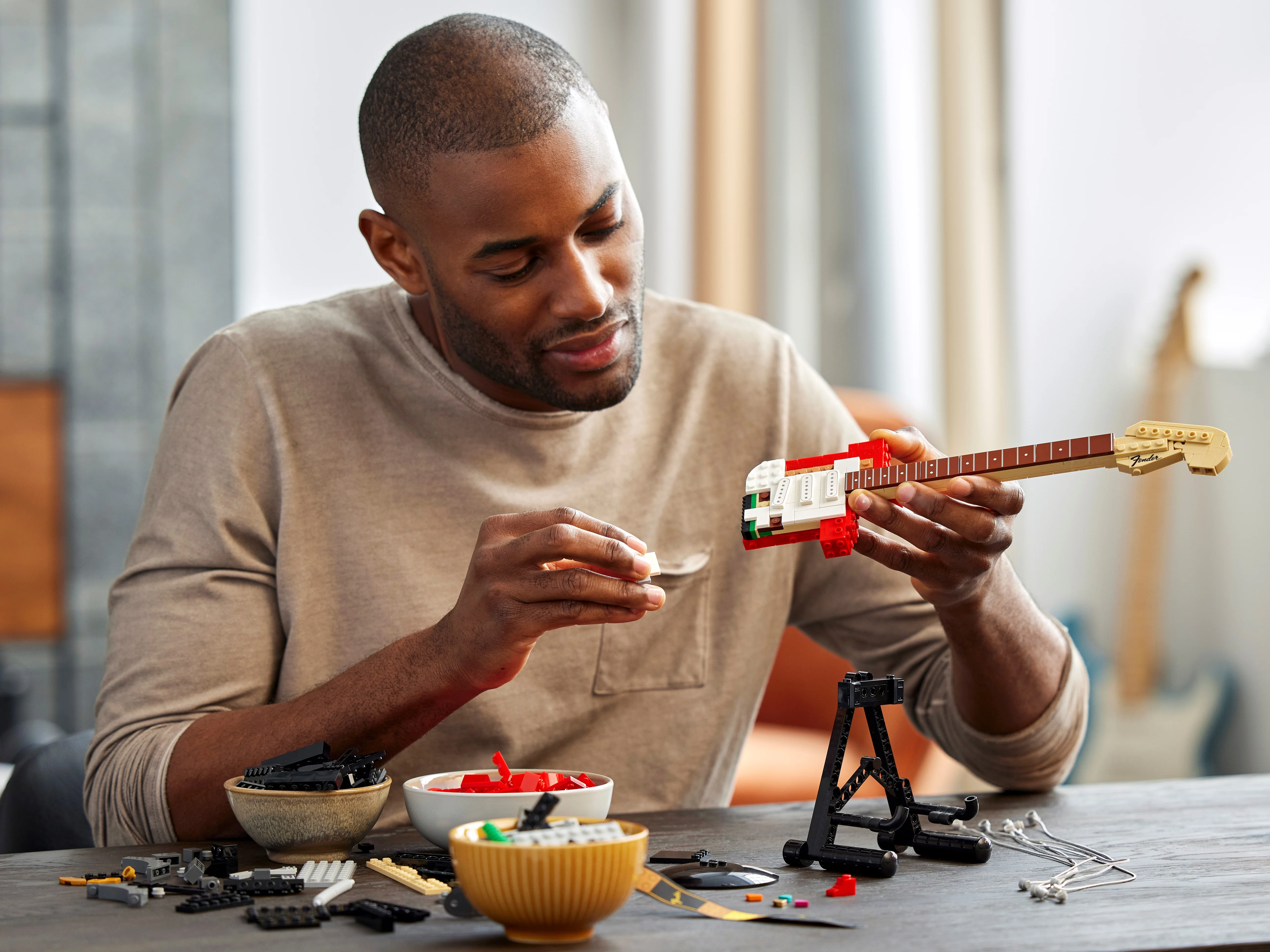 Fender Stratocaster - Image 18