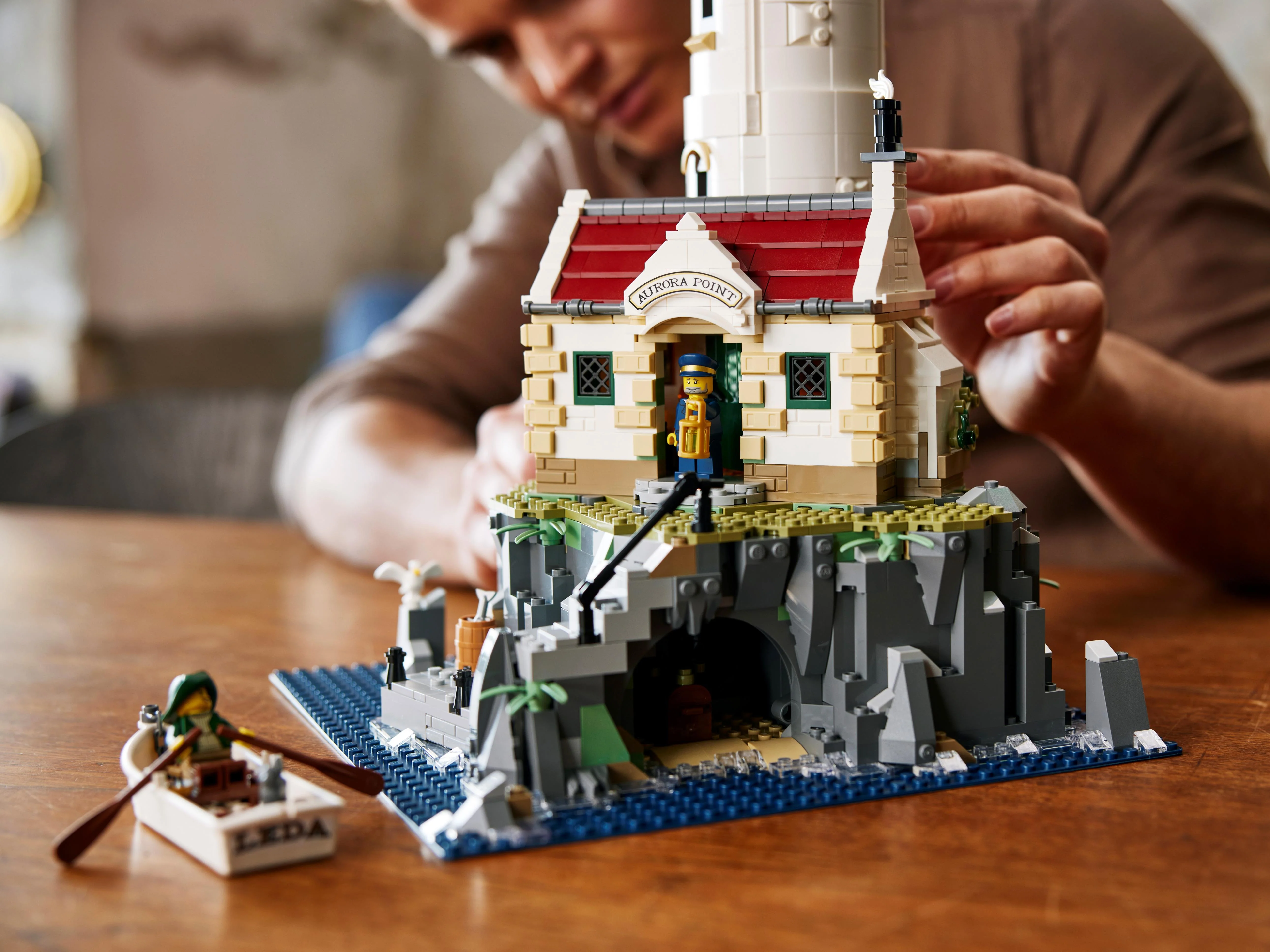 Motorized Lighthouse - Image 19