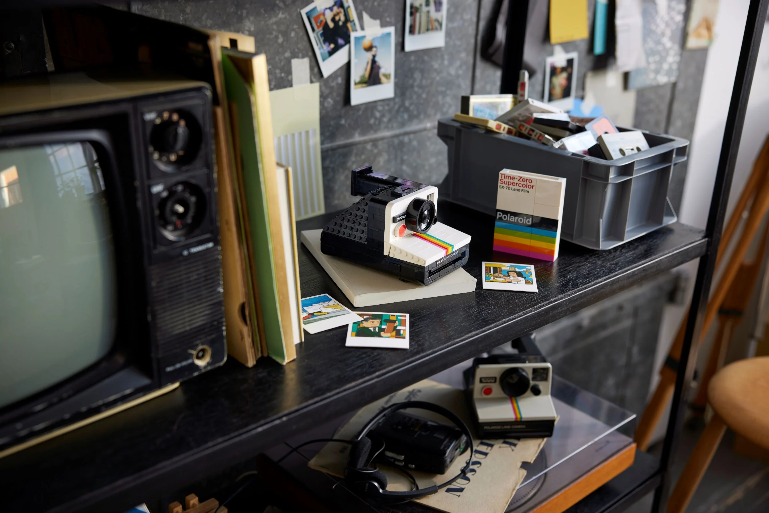 Polaroid OneStep SX-70 Camera - Image 10