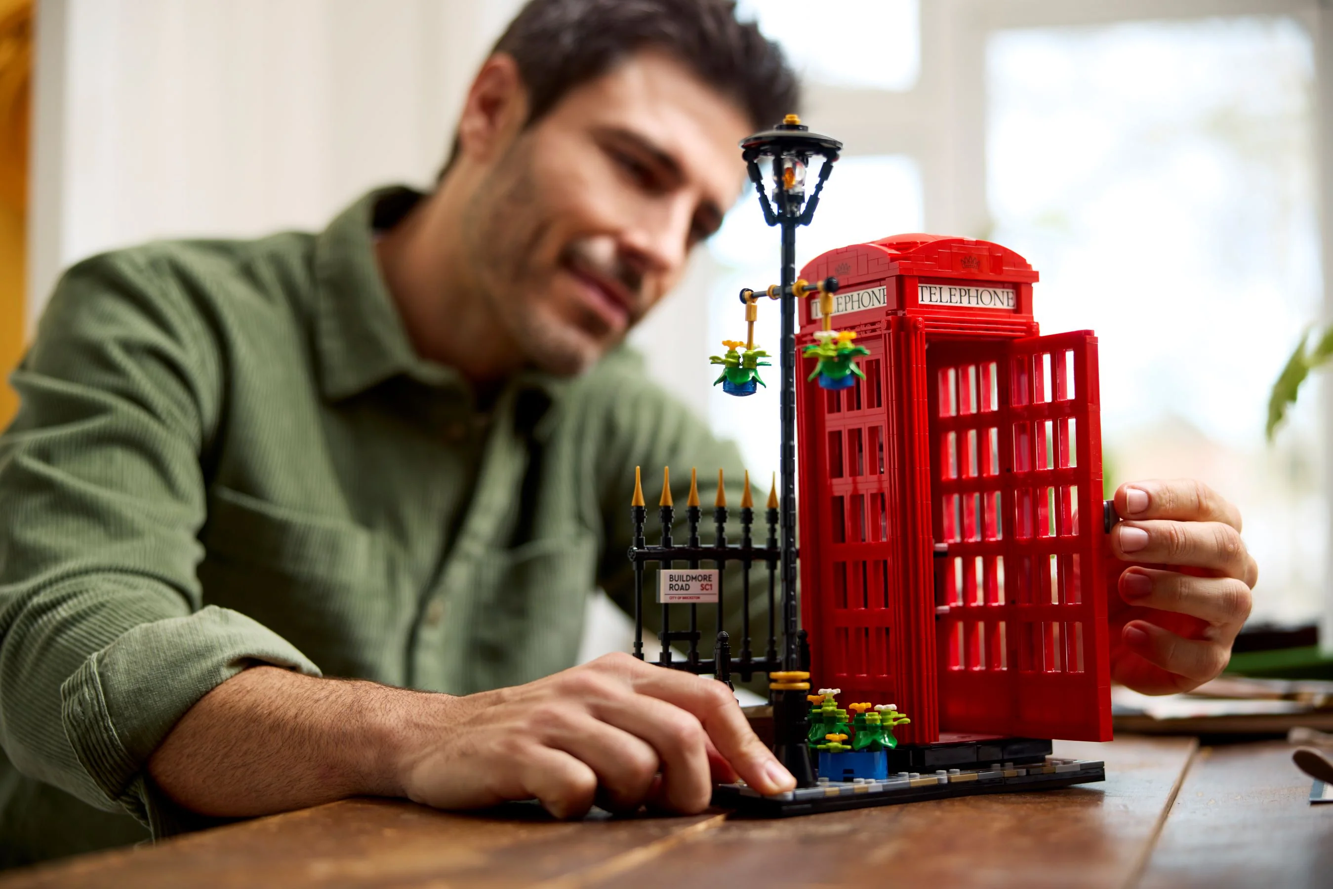 Red London Telephone Box - Image 10