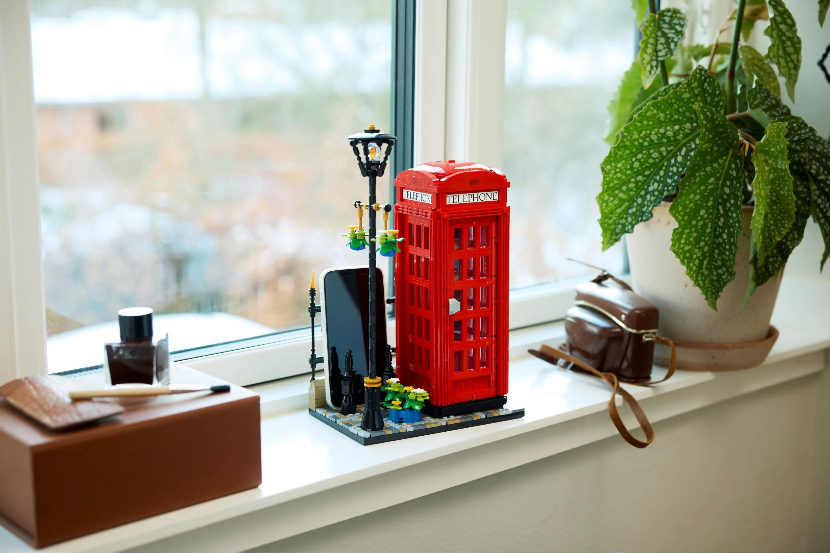 Red London Telephone Box - Image 12