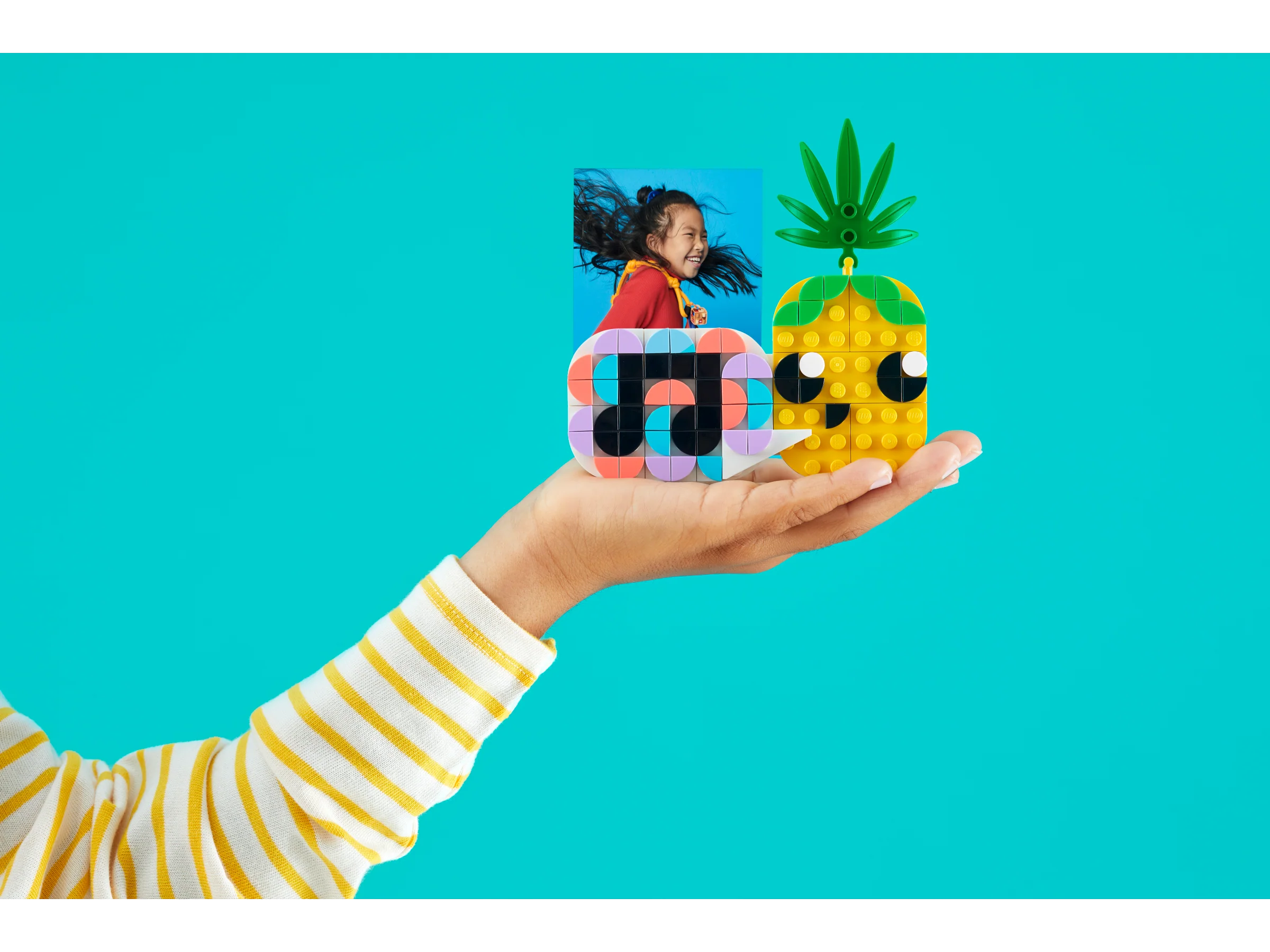 Pineapple Photo Holder and Mini Board - Image 4