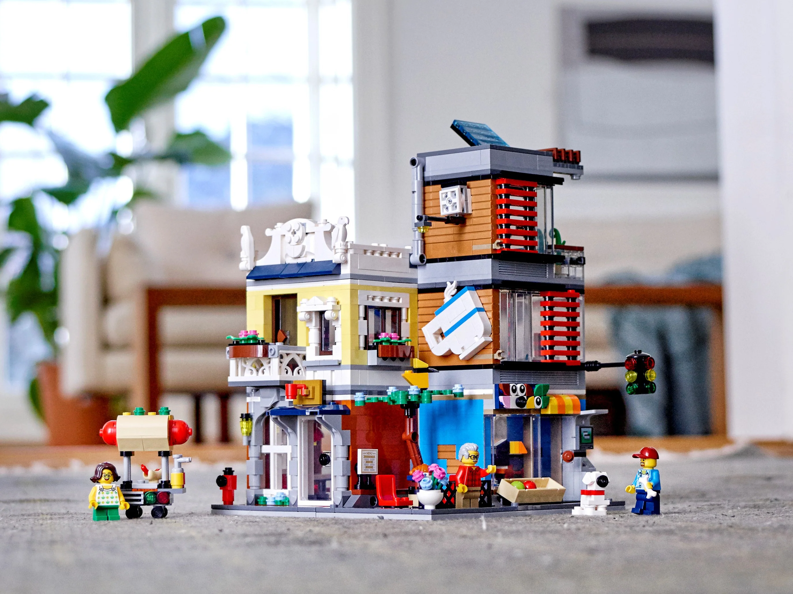 Townhouse Pet Shop & Café - Image 9