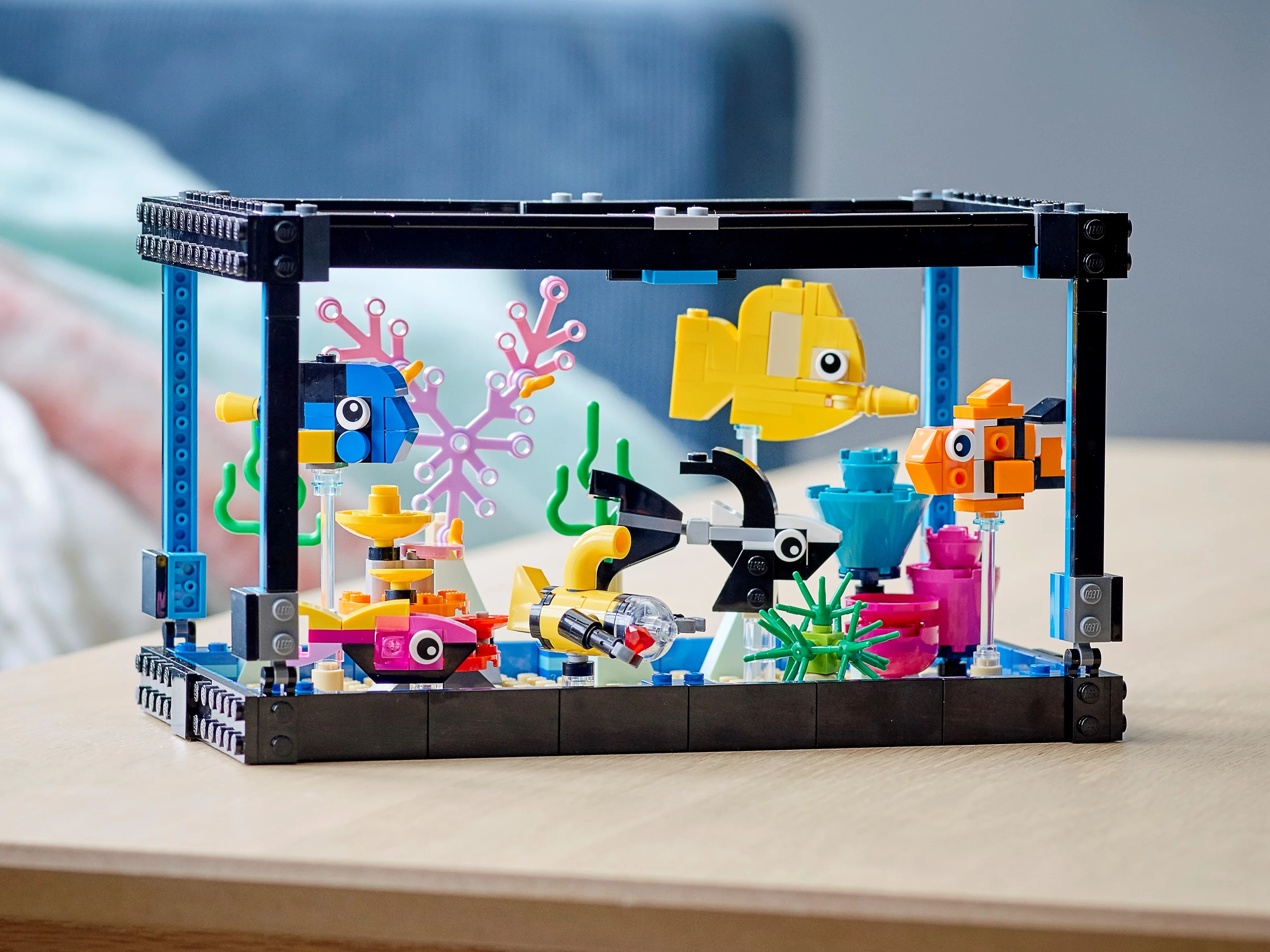 Fish Tank - Image 12