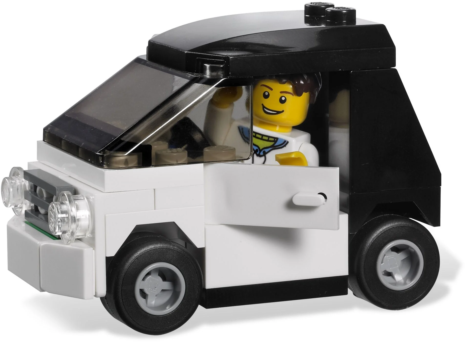 Small Car - Image 3