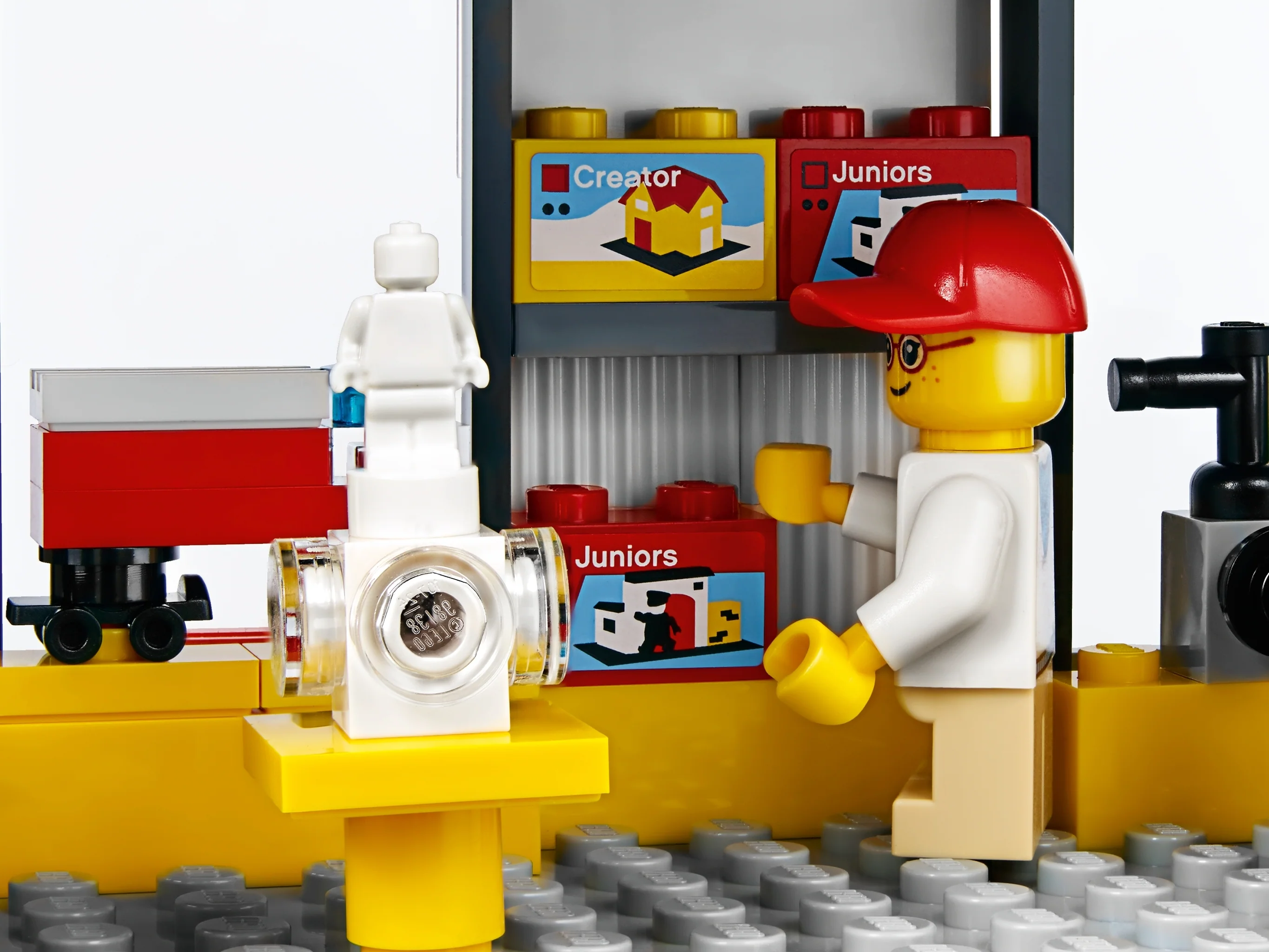 LEGO Brand Retail Store - Image 7