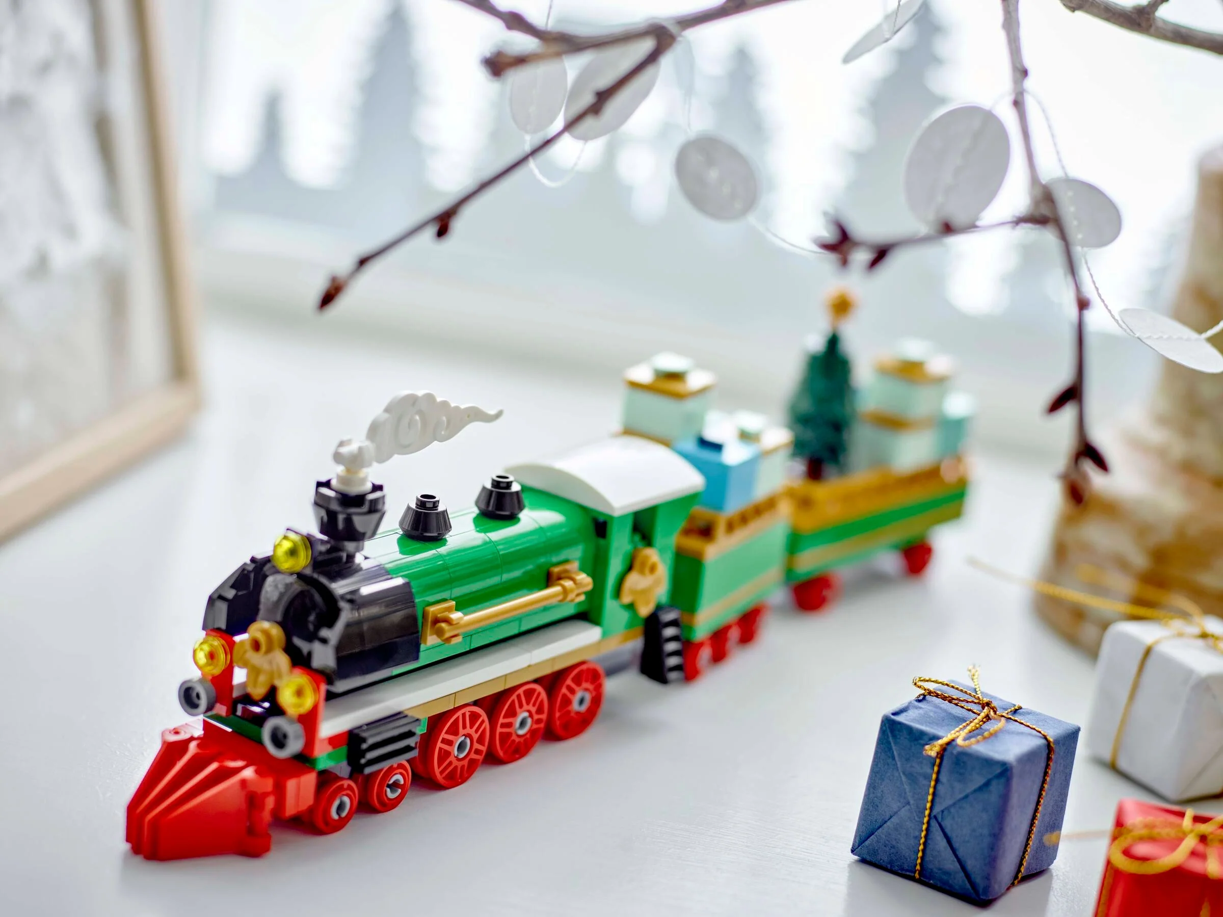 Winter Holiday Train - Image 5