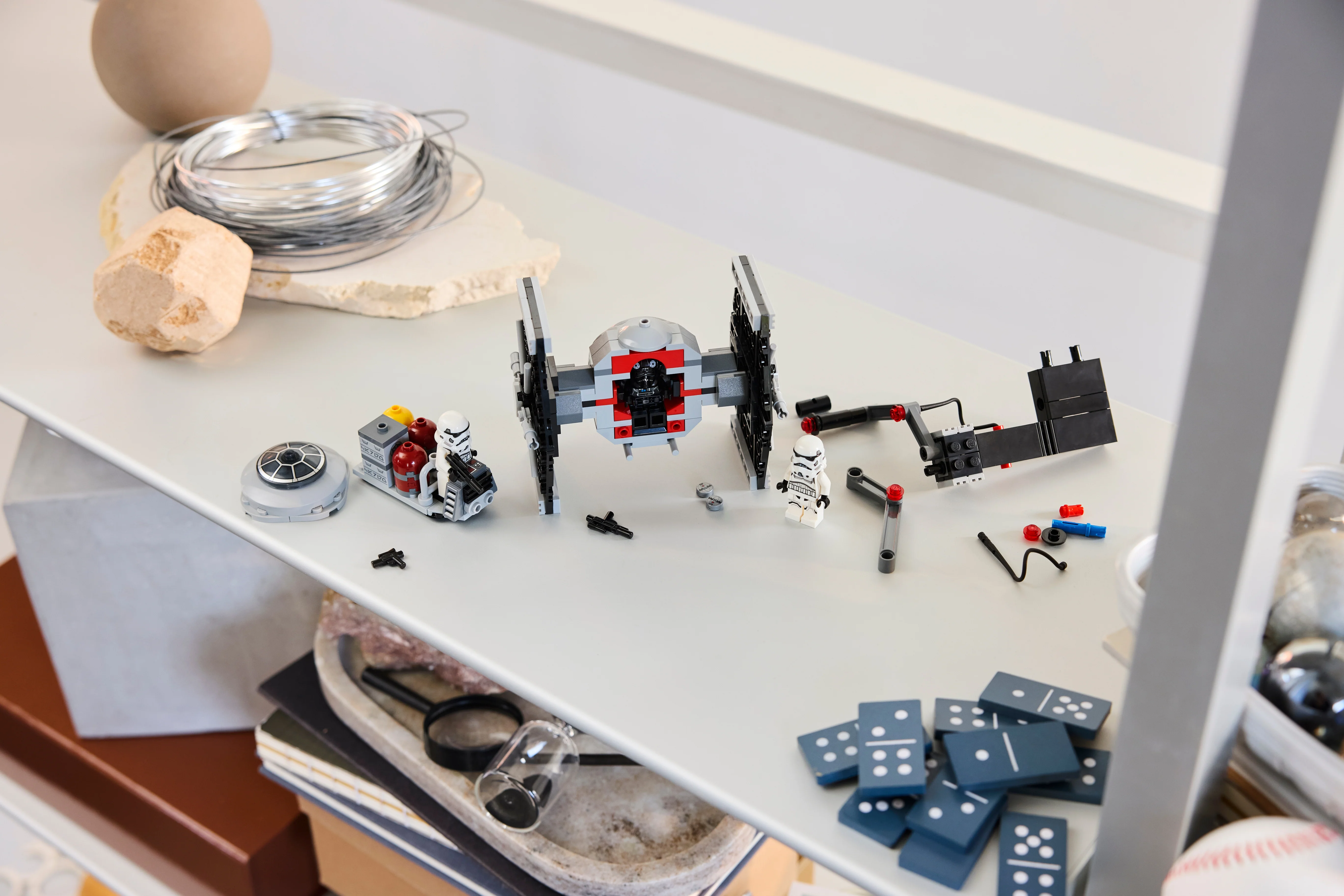 TIE Fighter™ with Imperial Hangar Rack - Image 5
