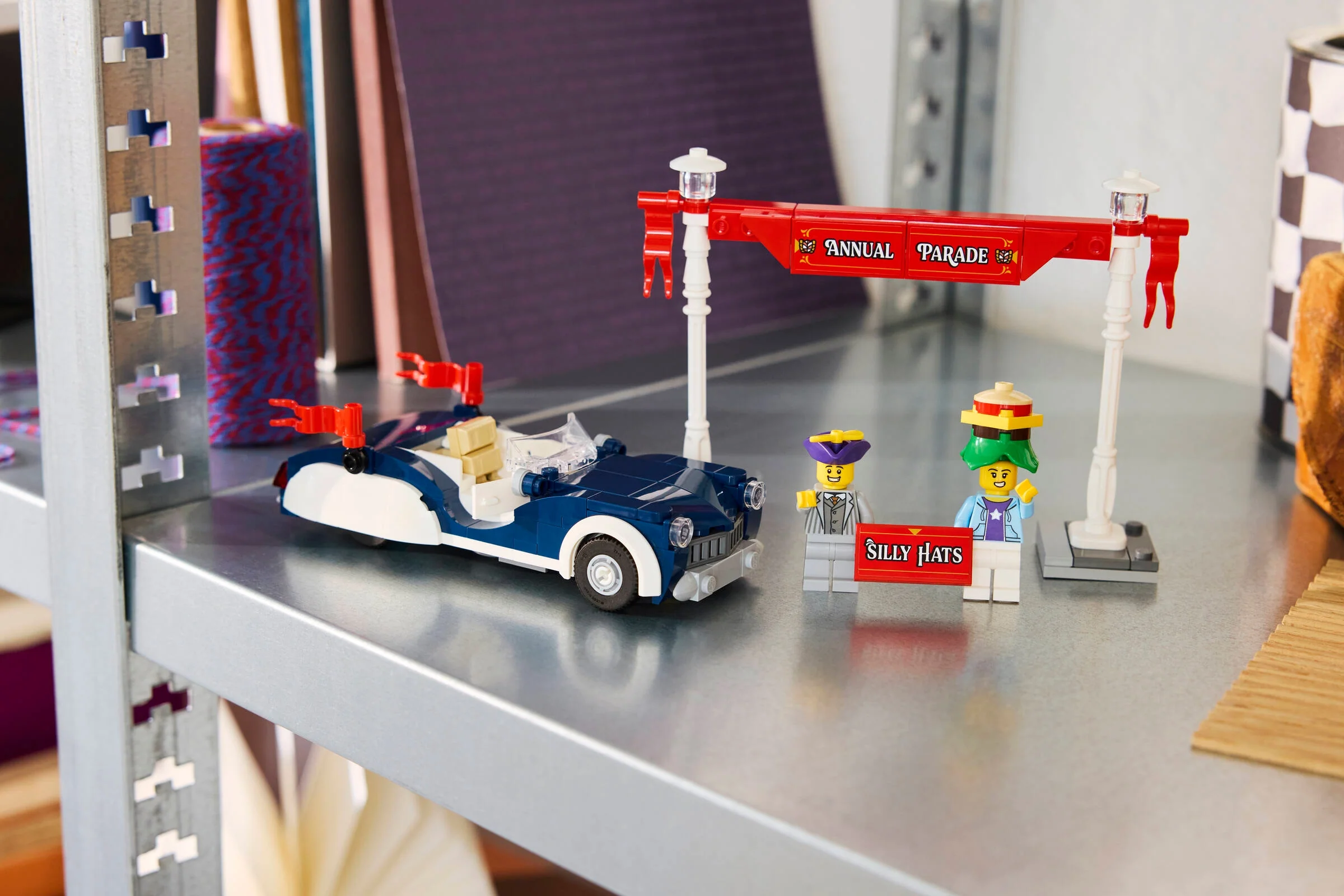 Vintage Parade Car - Image 3