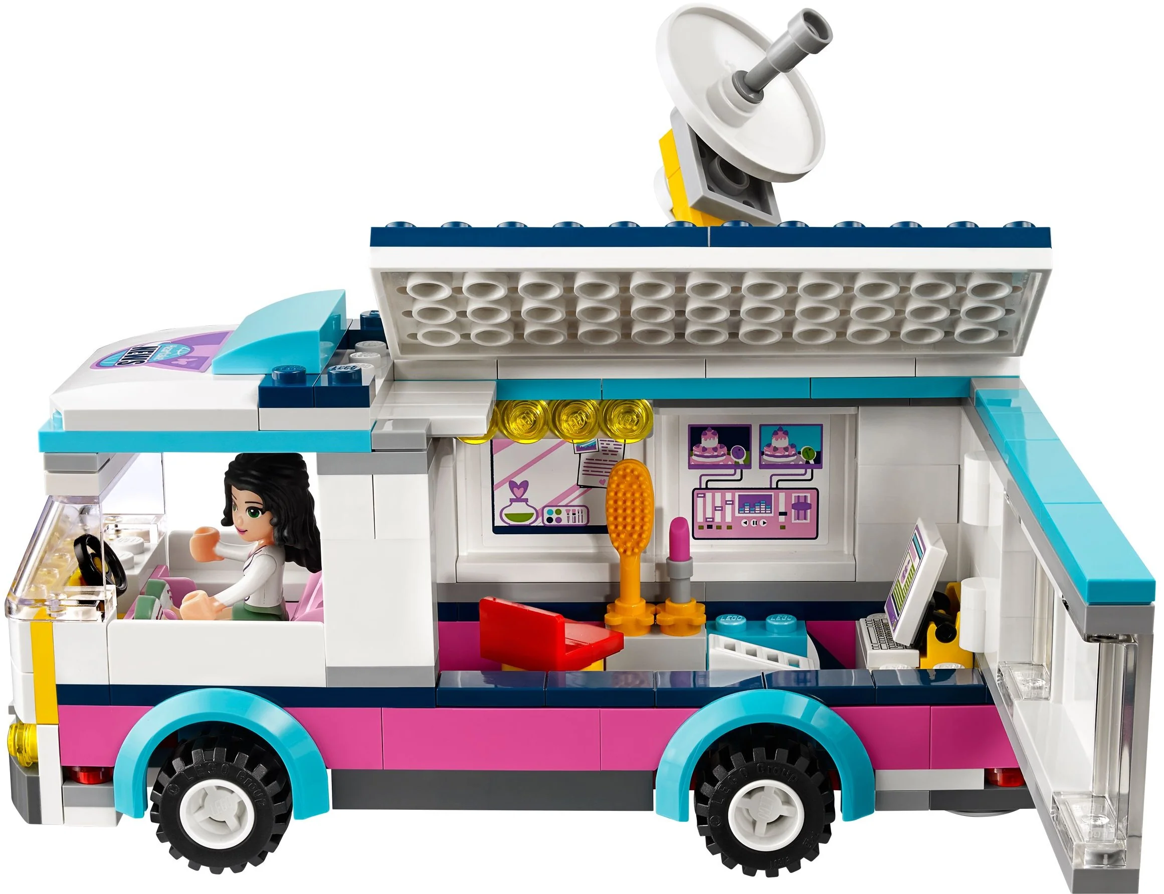 Heartlake News Van - Image 3