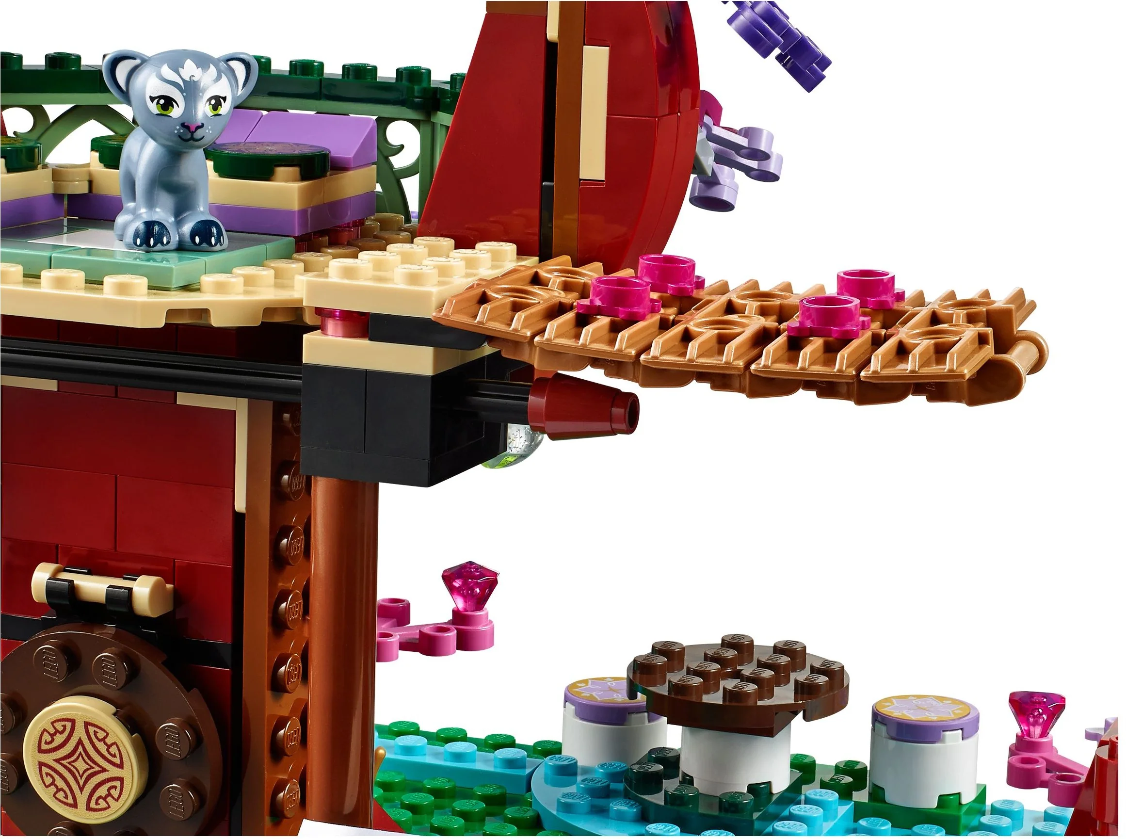The Elves' Treetop Hideaway - Image 6