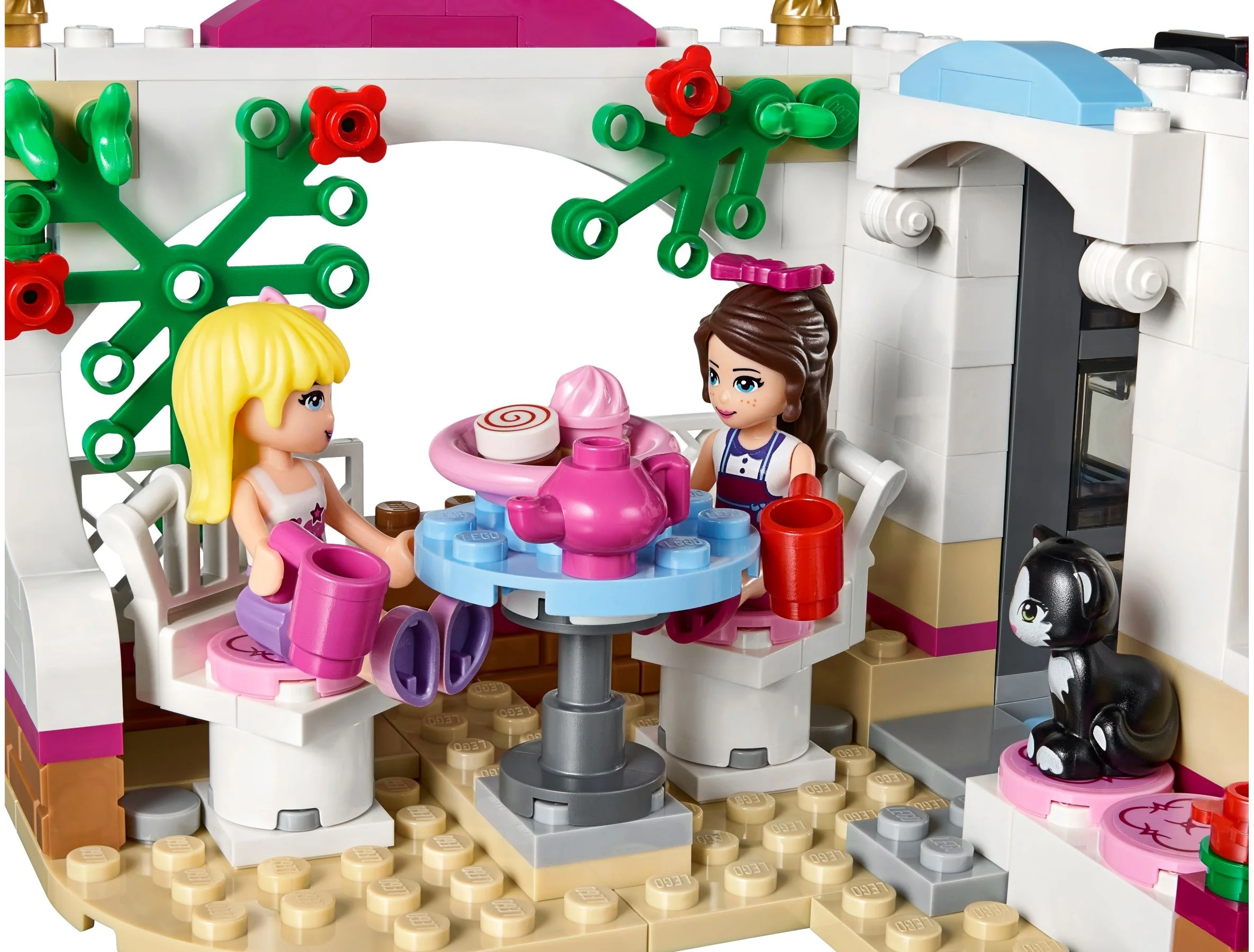Heartlake Cupcake Cafe - Image 12