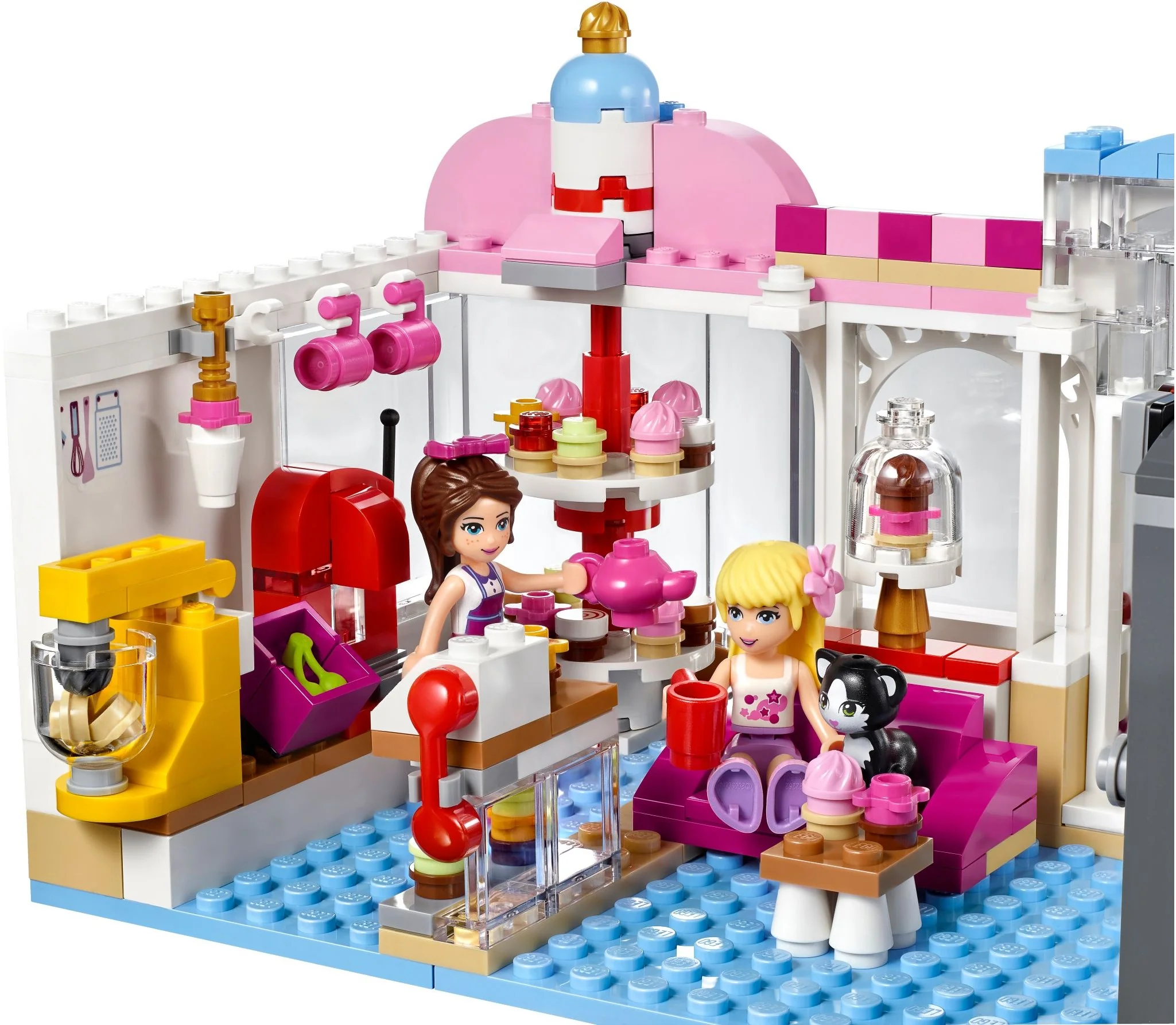 Heartlake Cupcake Cafe - Image 8
