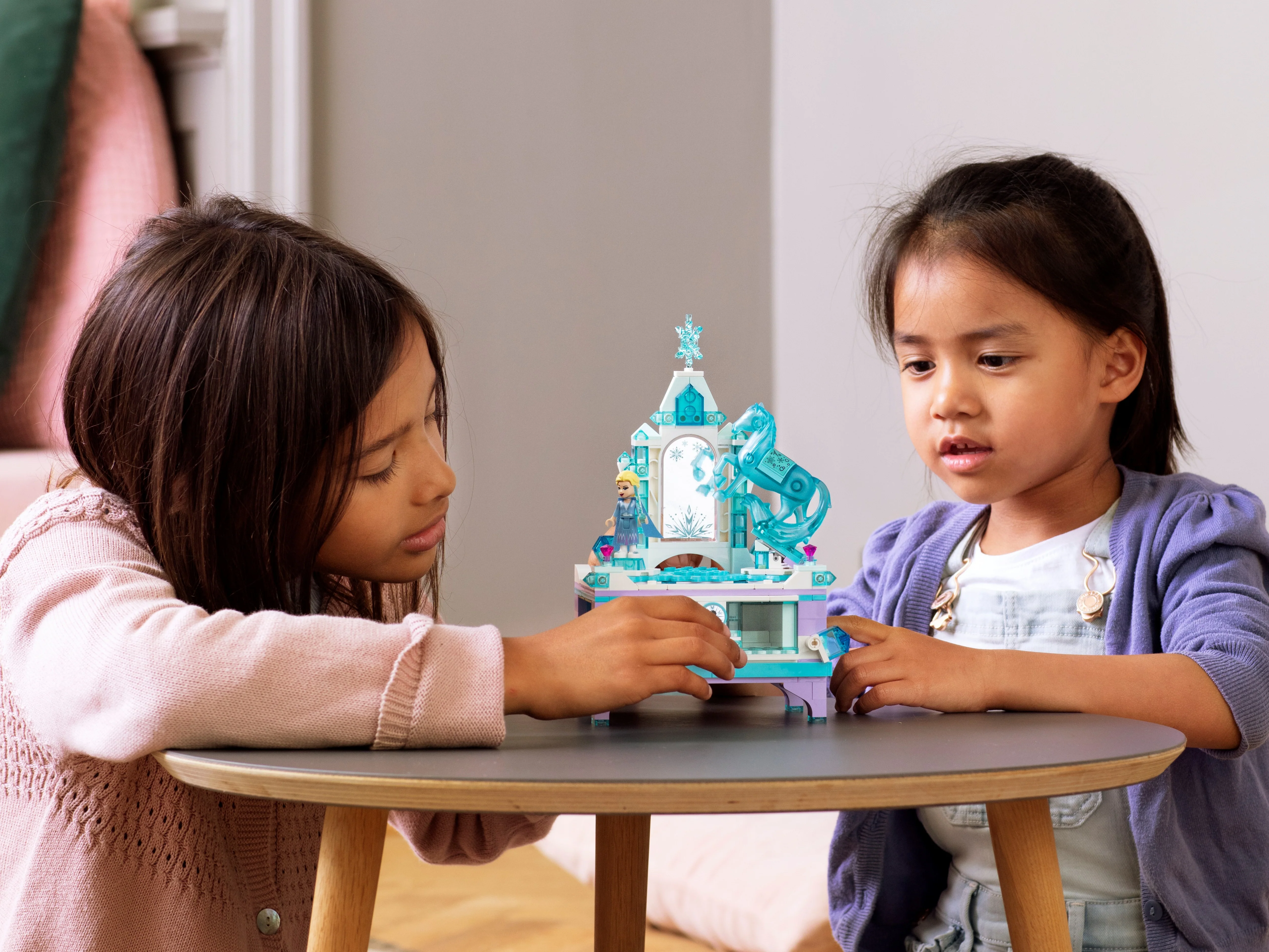 Elsa's Jewellery Box Creation - Image 8