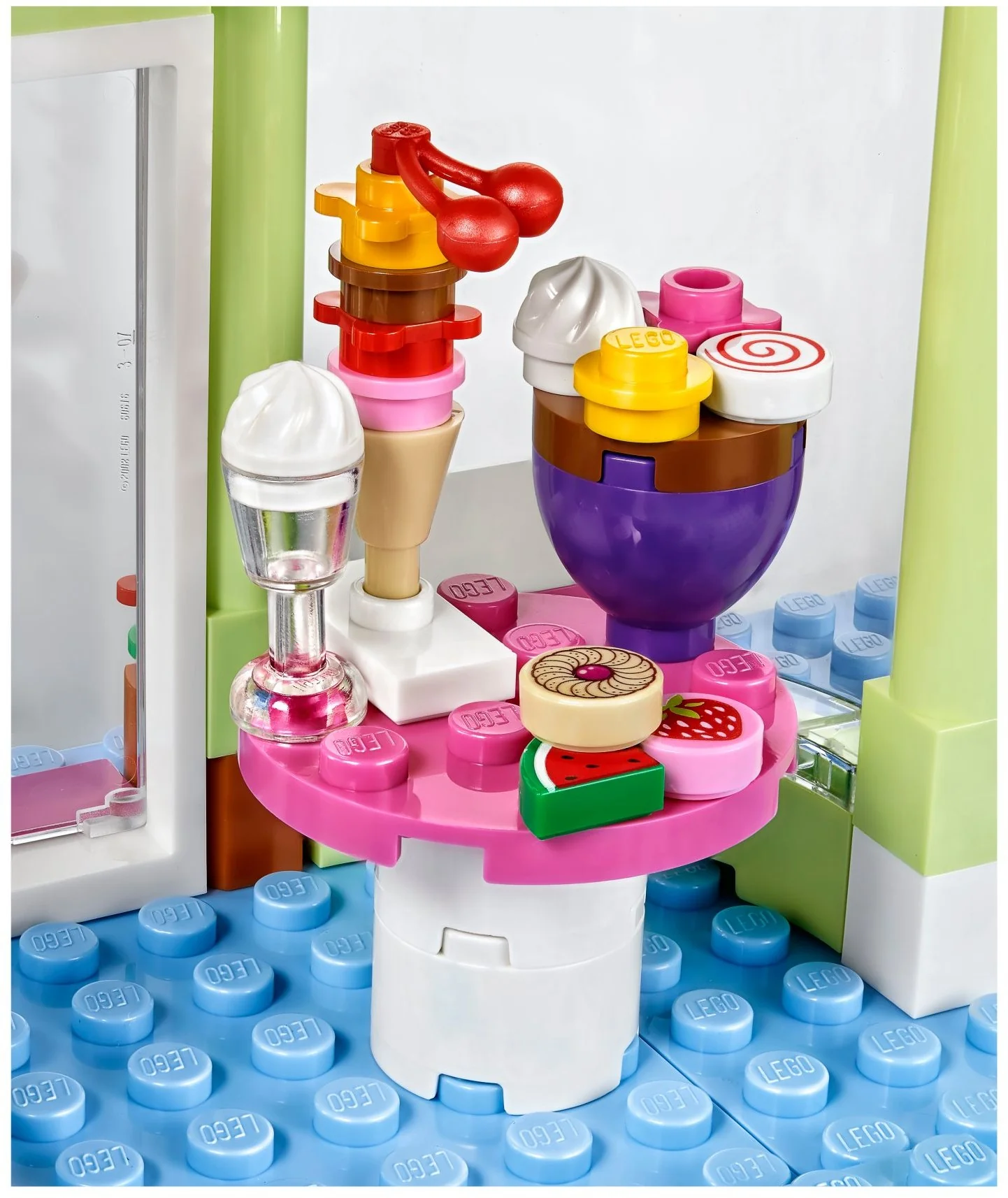 Heartlake Frozen Yogurt Shop - Image 8
