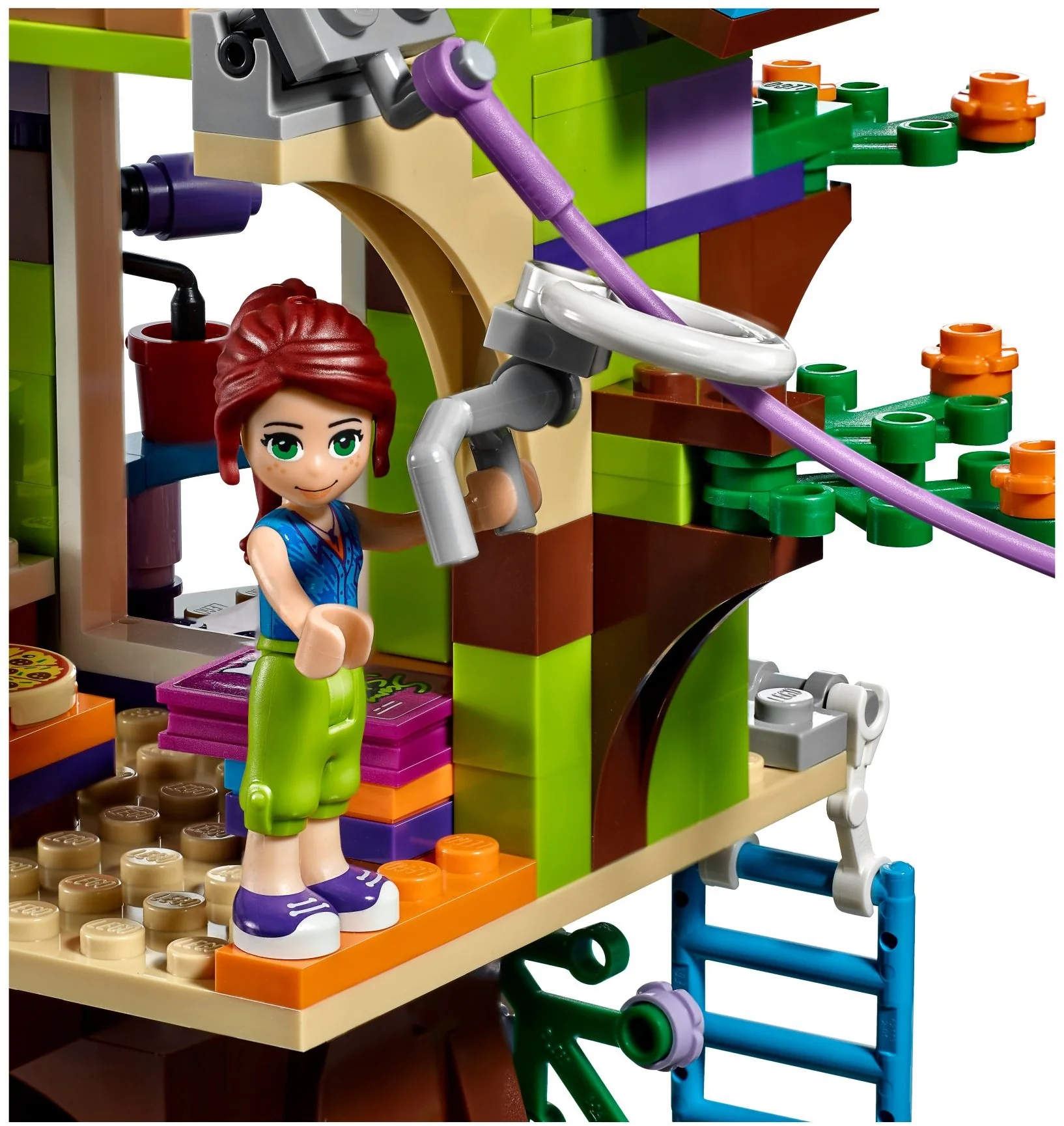 Mia's Tree House - Image 9