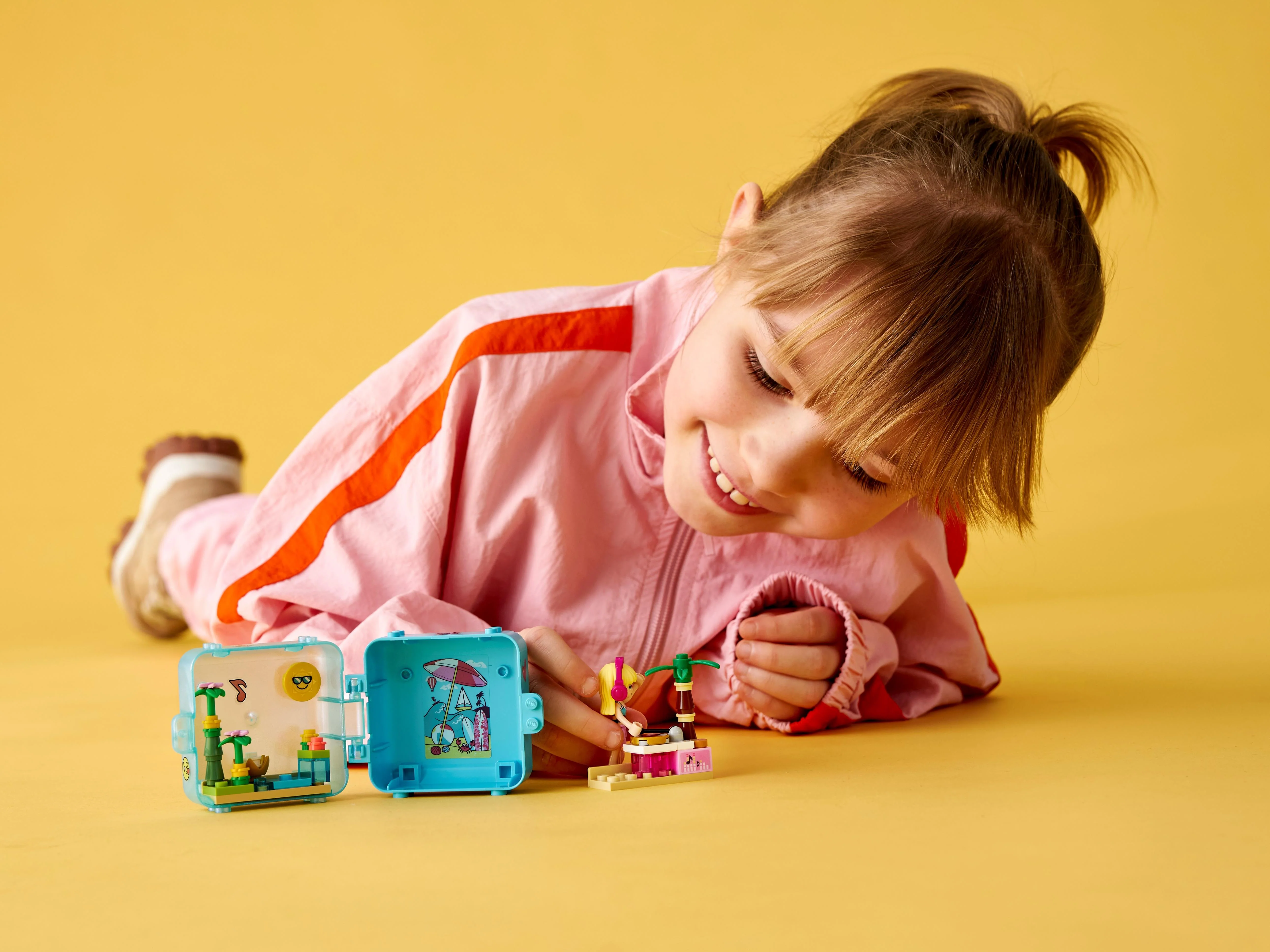Stephanie's Summer Play Cube - Image 7