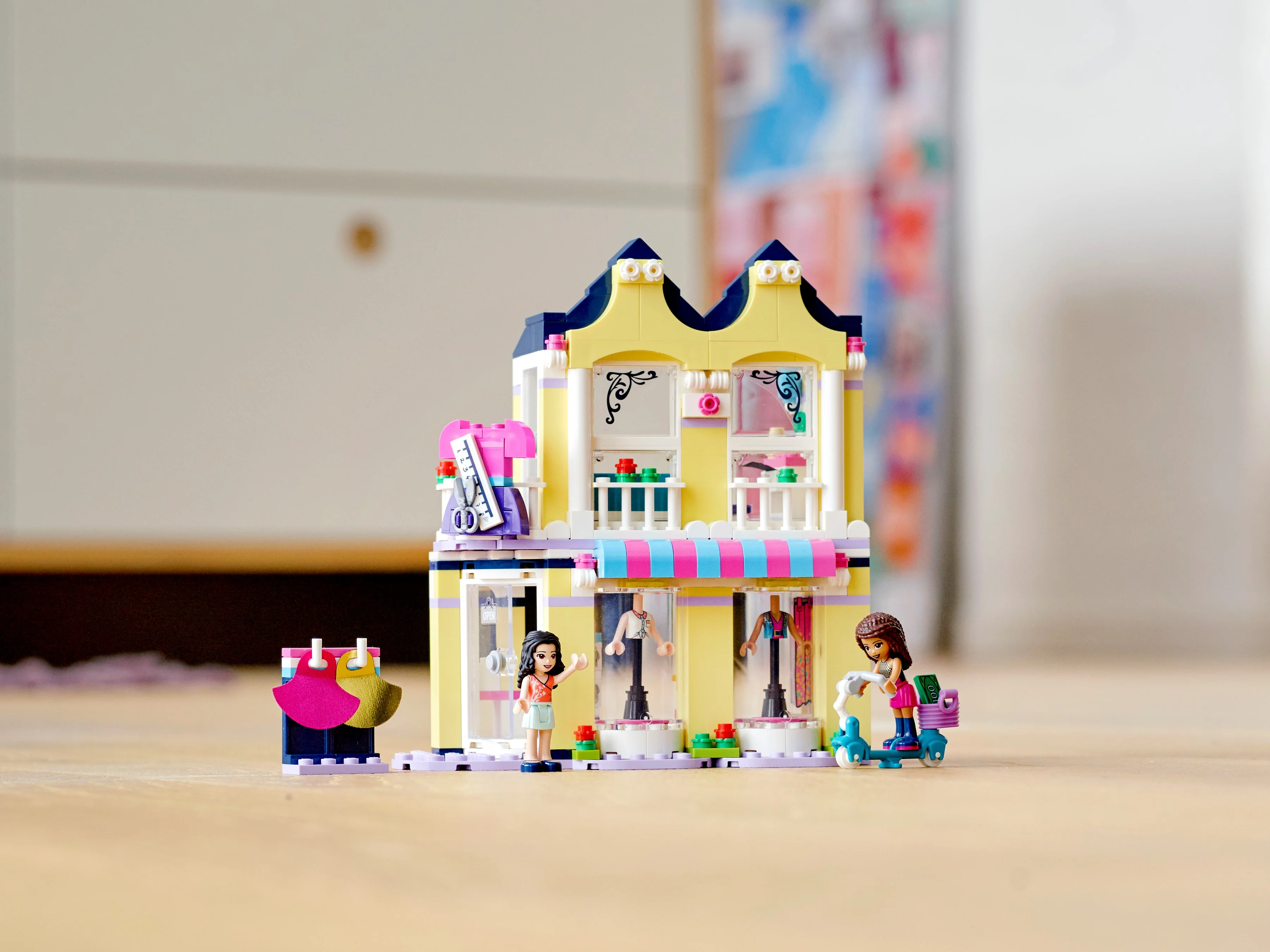 Emma's Fashion Shop - Image 12