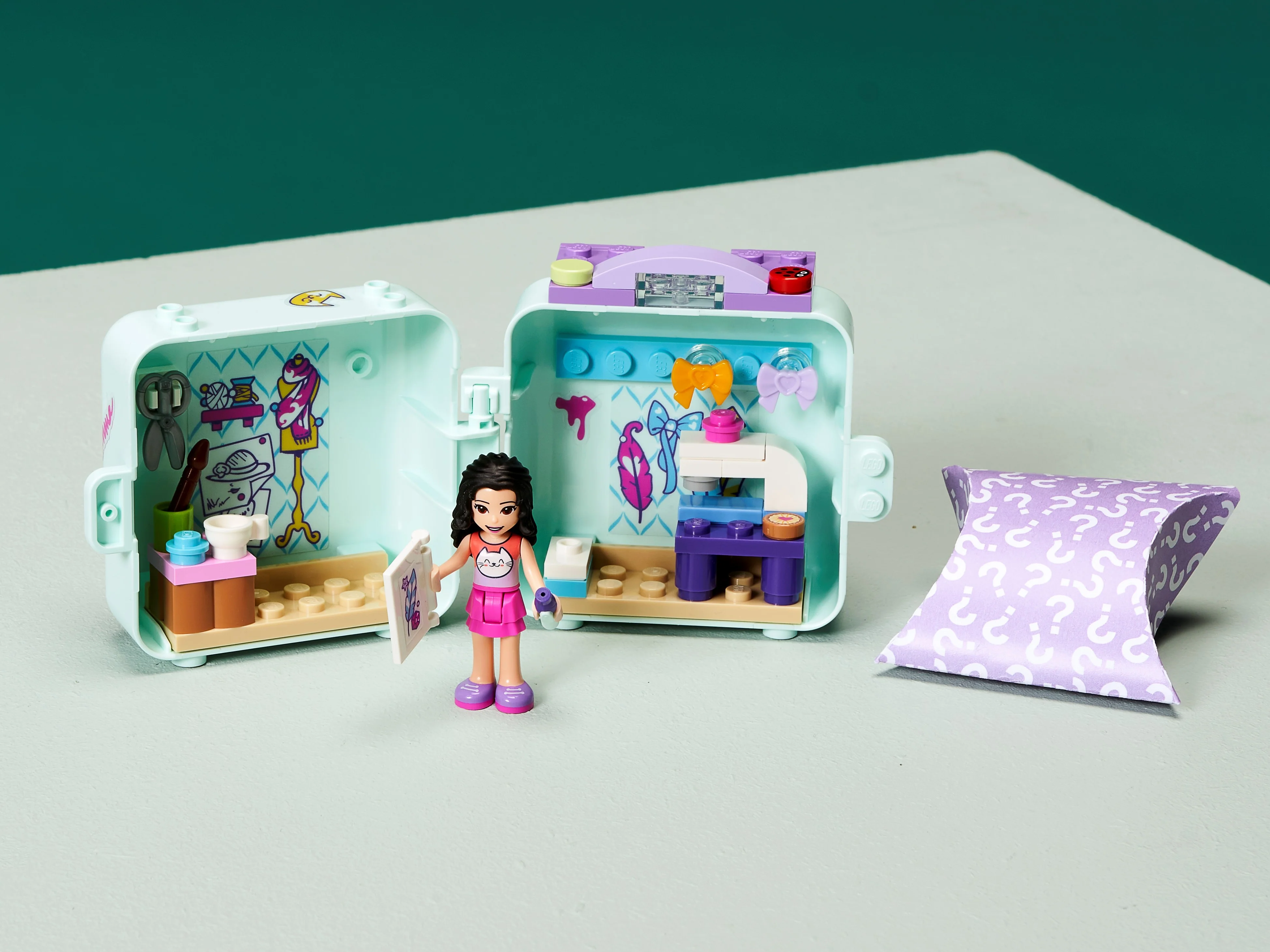 Emma's Fashion Cube - Image 9