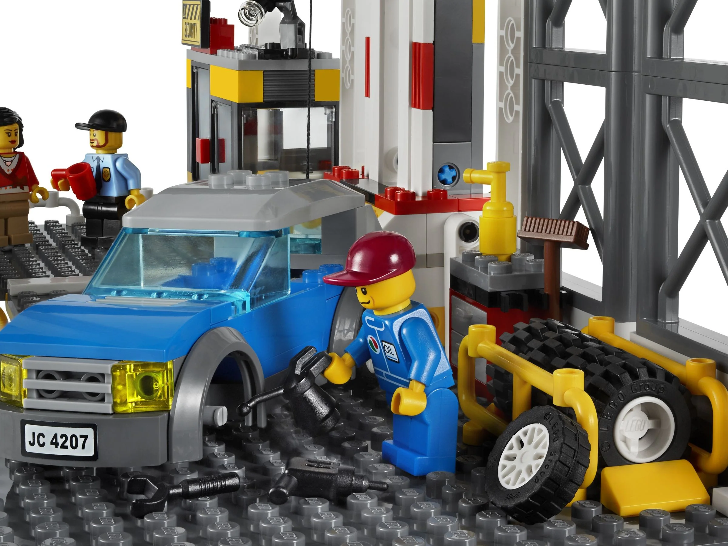 City Garage - Image 8